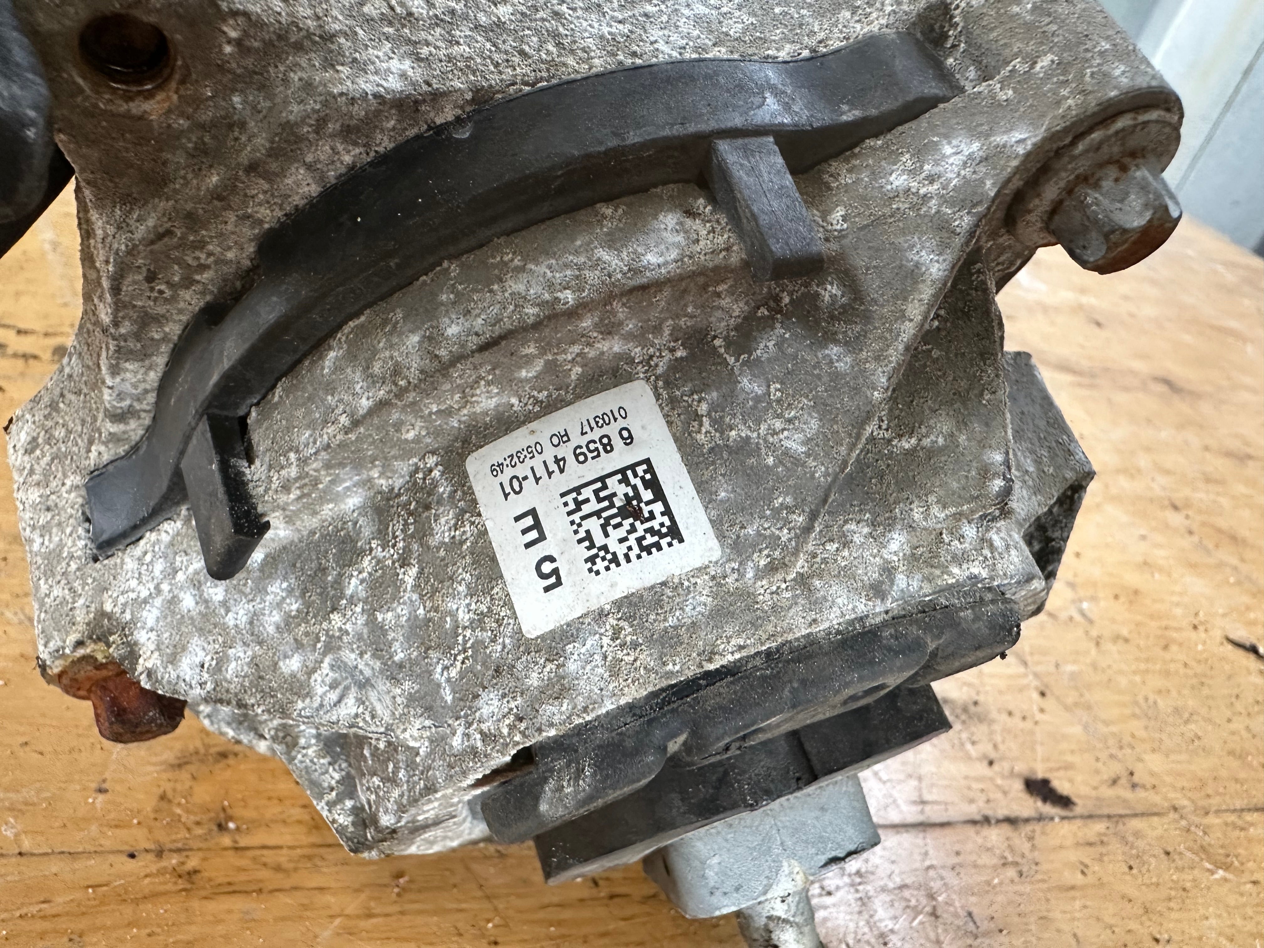 BMW 1, 3, 4 Series Left Engine Mount (6859411-01)