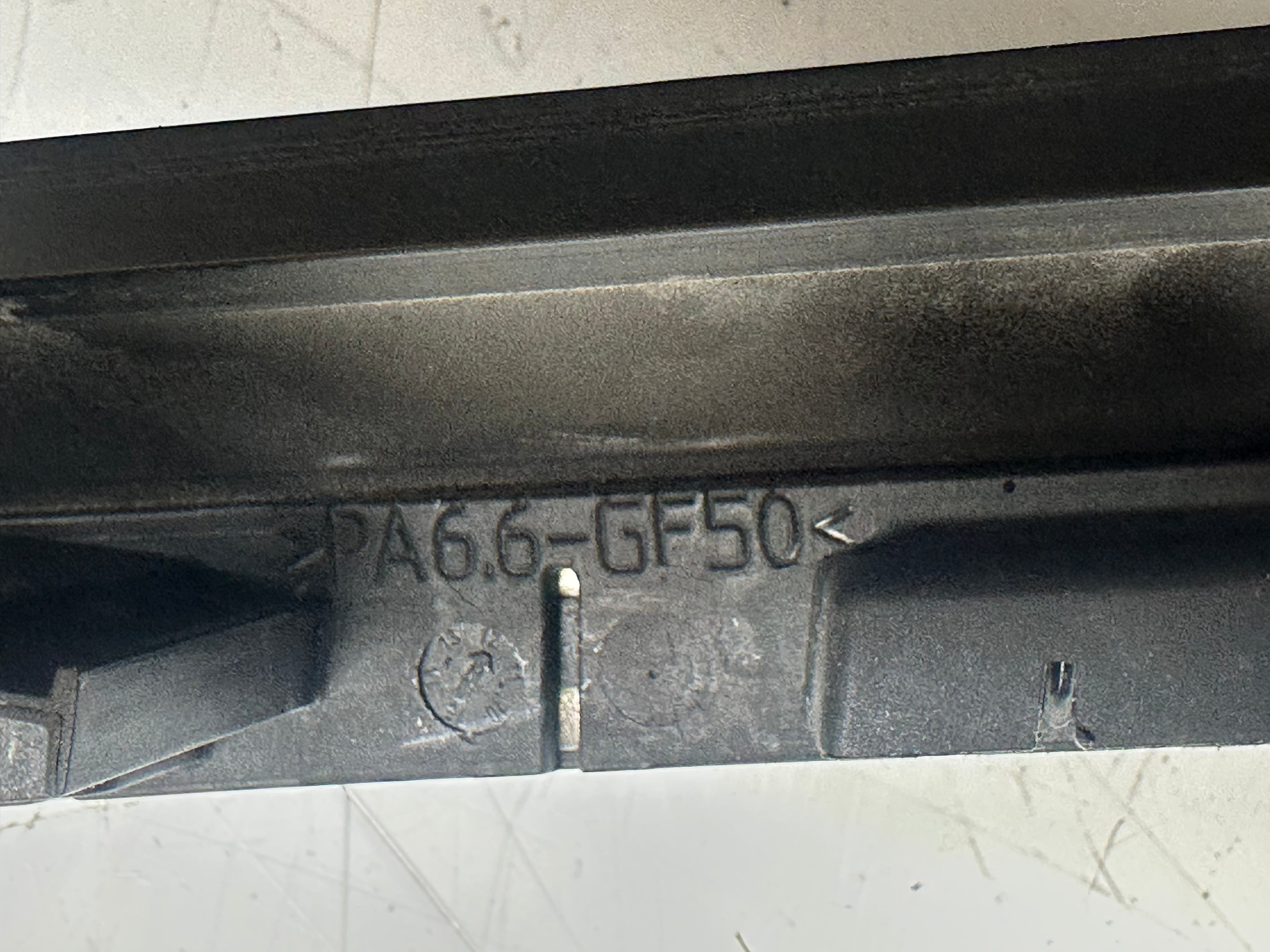 BMW 6 Series F12 Cup Holder & Facia (9197227) (B0701277) (6131 9202951/02)