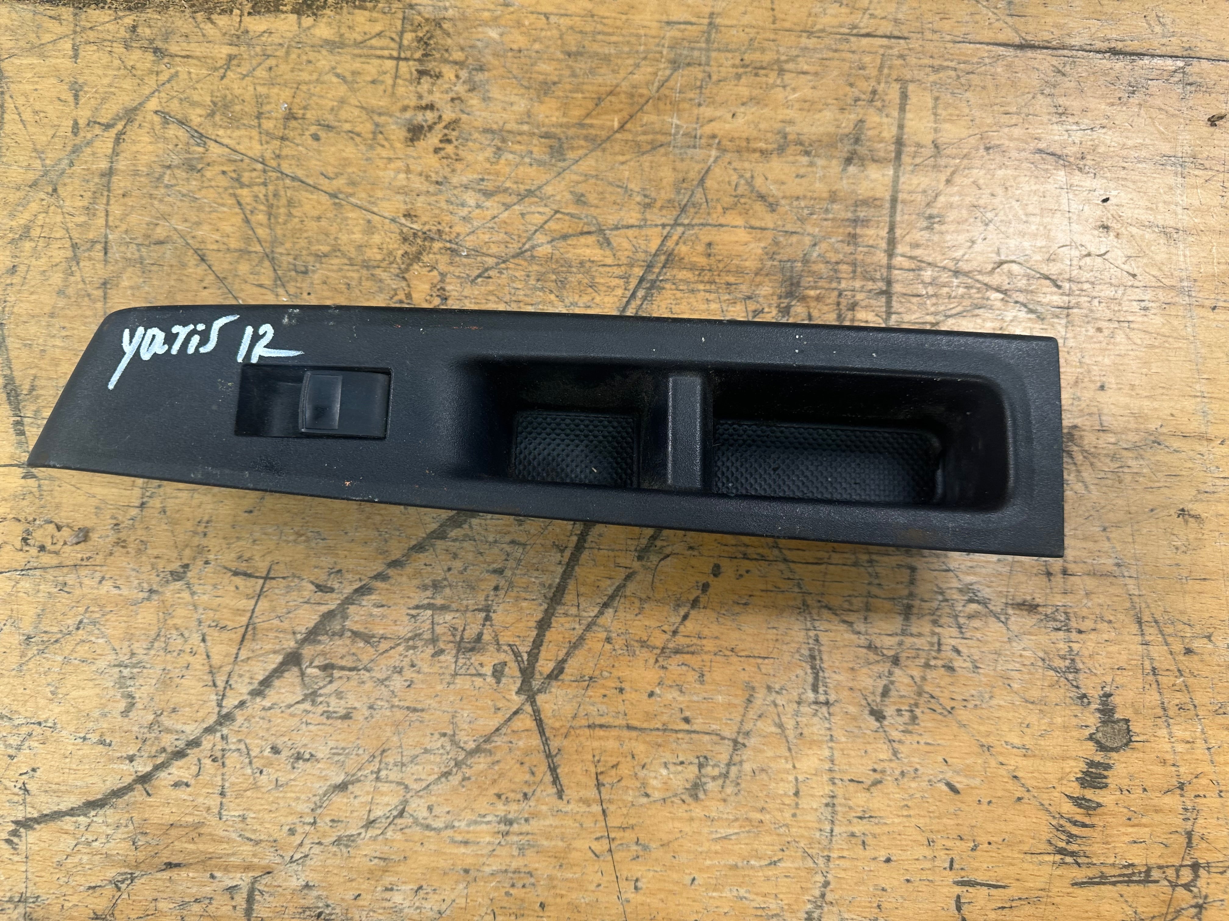 Toyota Yaris 2012 Front Passenger Left Window Switch (74232-0D320)