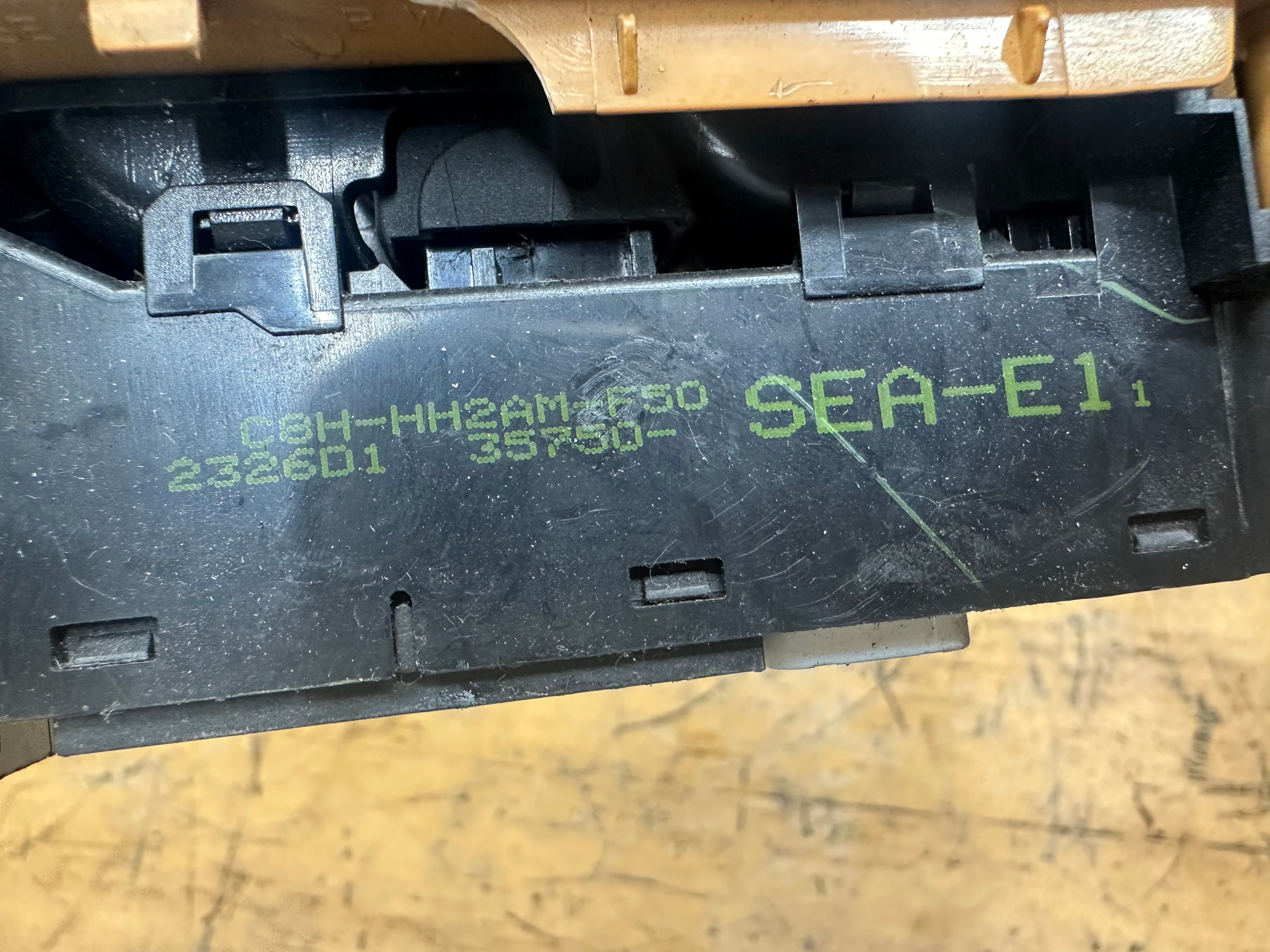 Honda Accord 2008 Front Right Driver's Door Window Switch (83541-SEA)