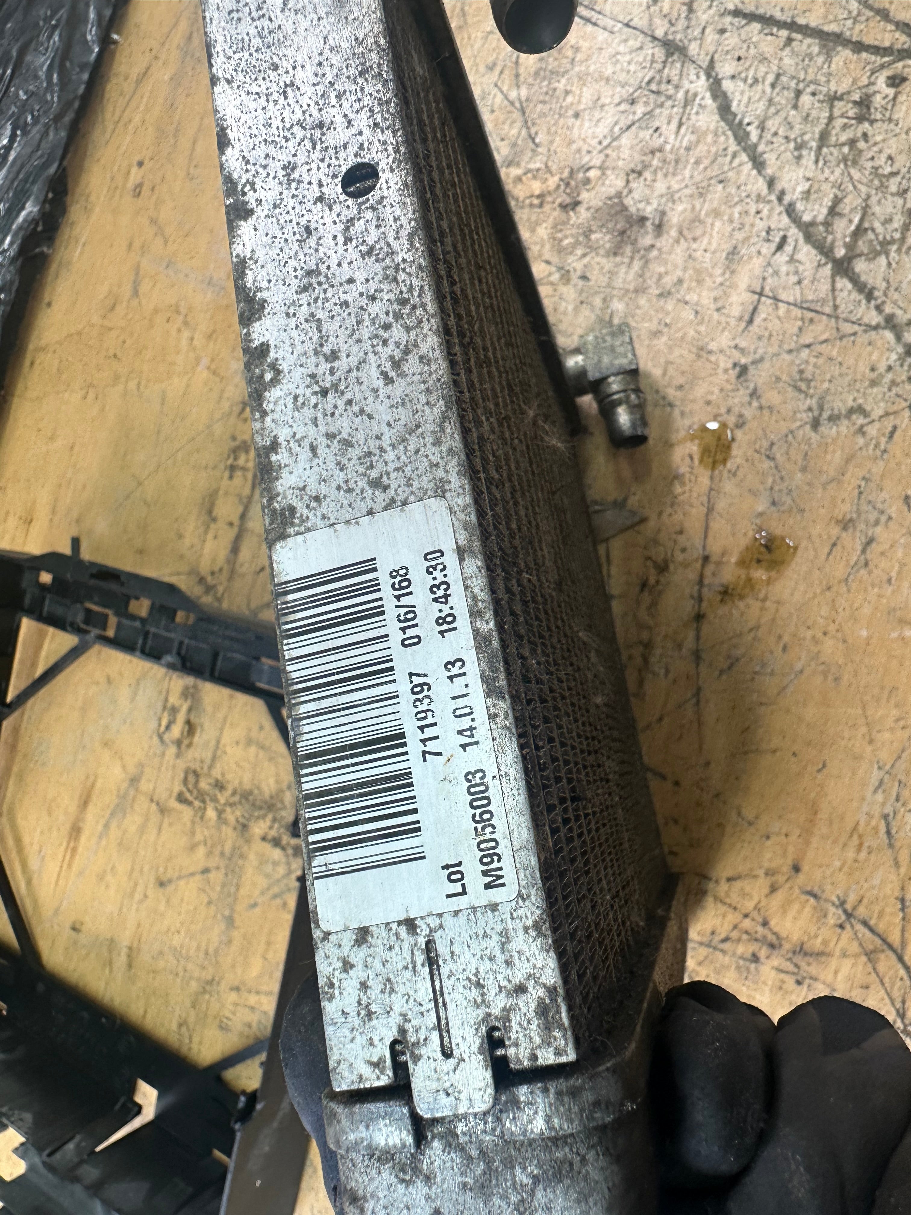 BMW 5 Series F10 Oil Radiator Cooler (7572542) (M9056003) (P8413002) (7572542-03)