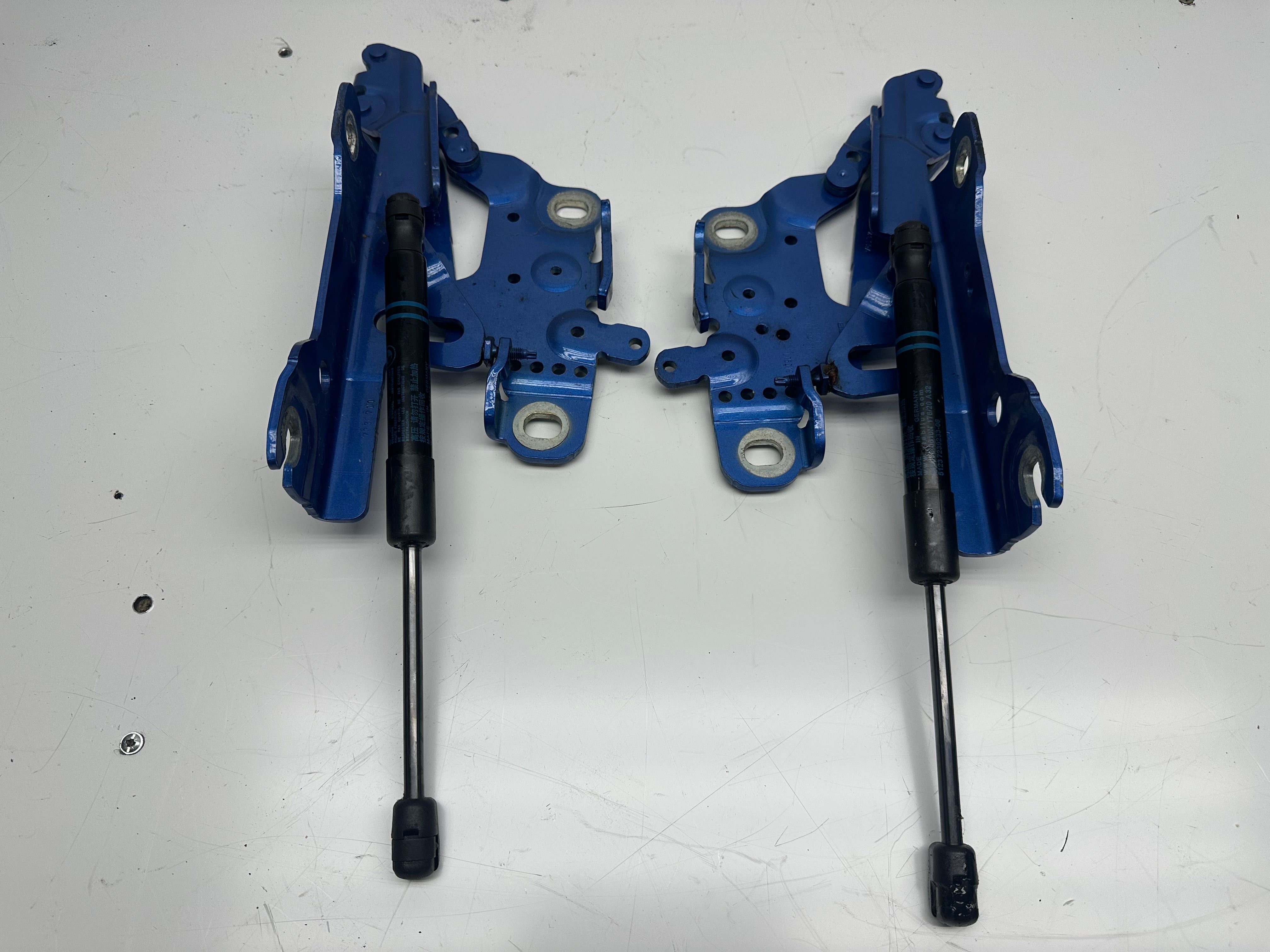 BMW 1, 2, 3 & 4 Series Bonnet Hinges Pair (7335700) (7336699) (139896 10)