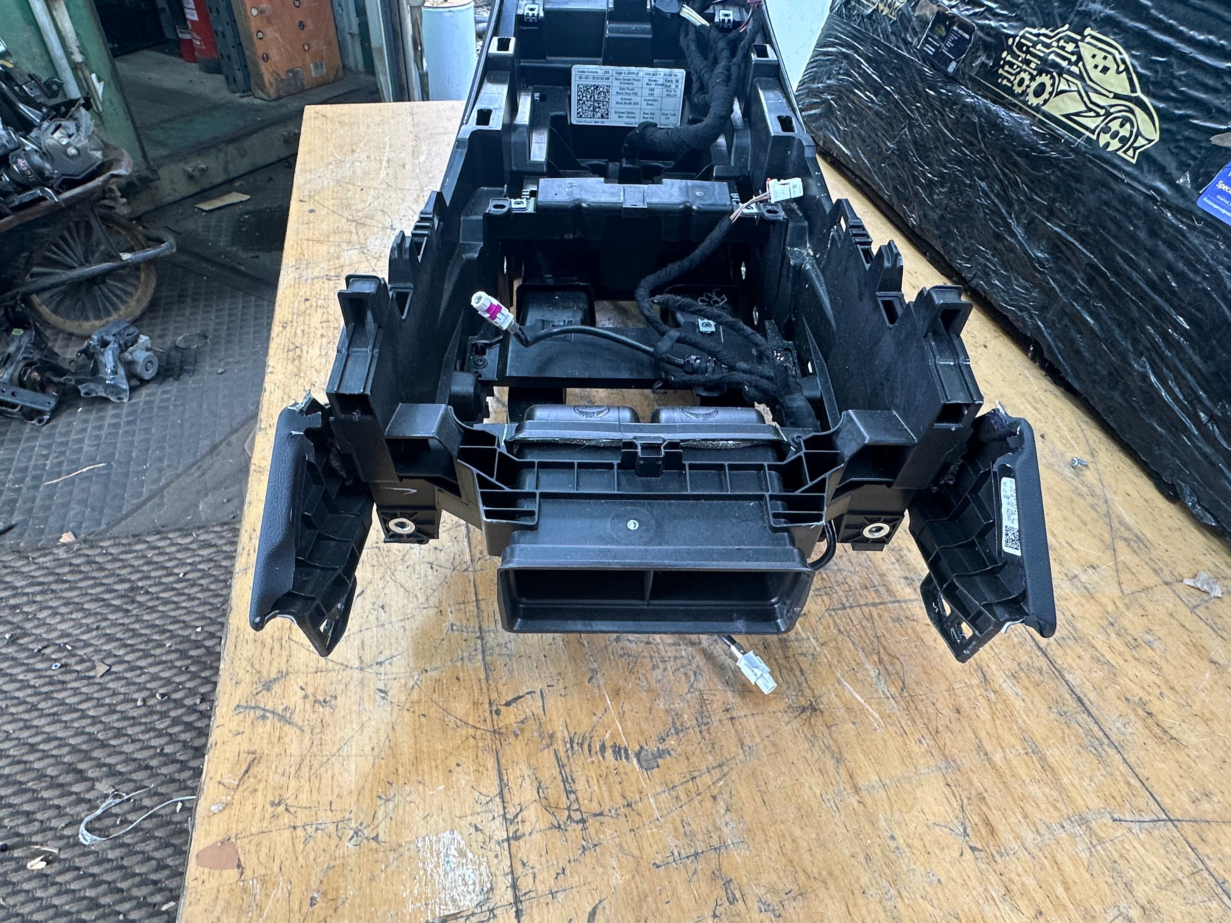 BMW X5 G05 2019 Center Console (939987309) (6521913785449) (9399726)