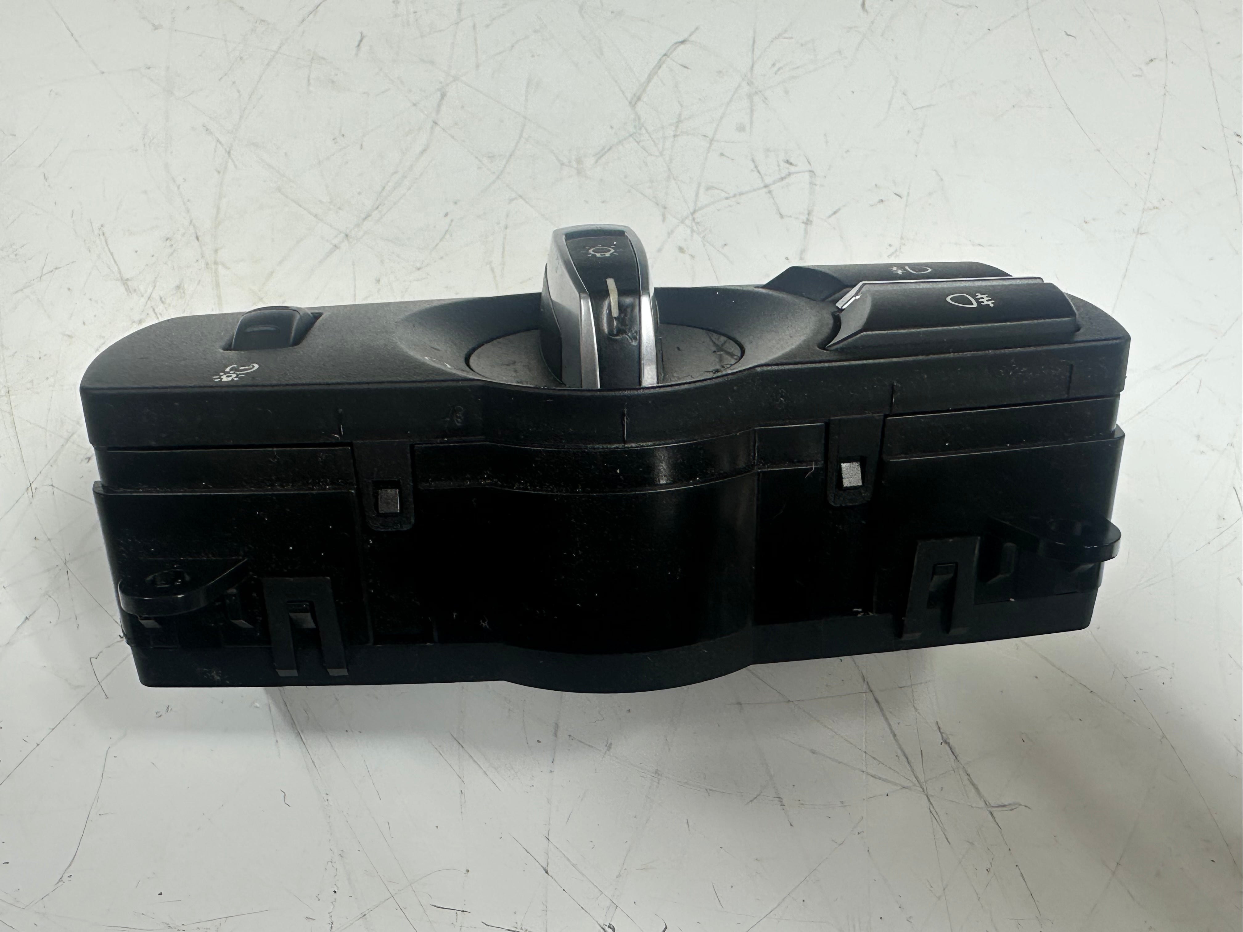 BMW 5 & 6 Series F10 F12 Headlight Switch Control Unit (9192744 05)