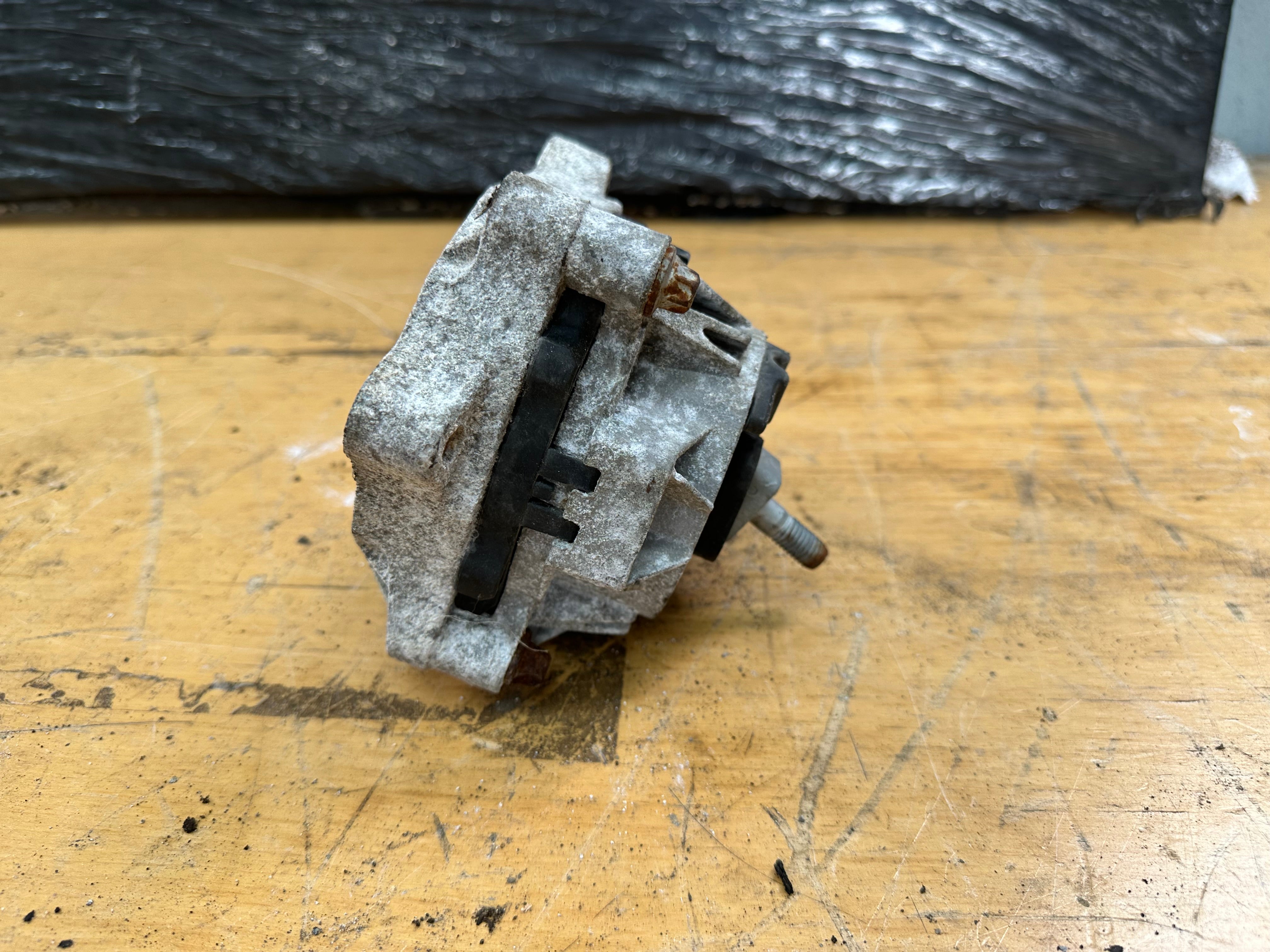 BMW 1, 3, 4 Series Right Side Engine Mount (6859412-01)