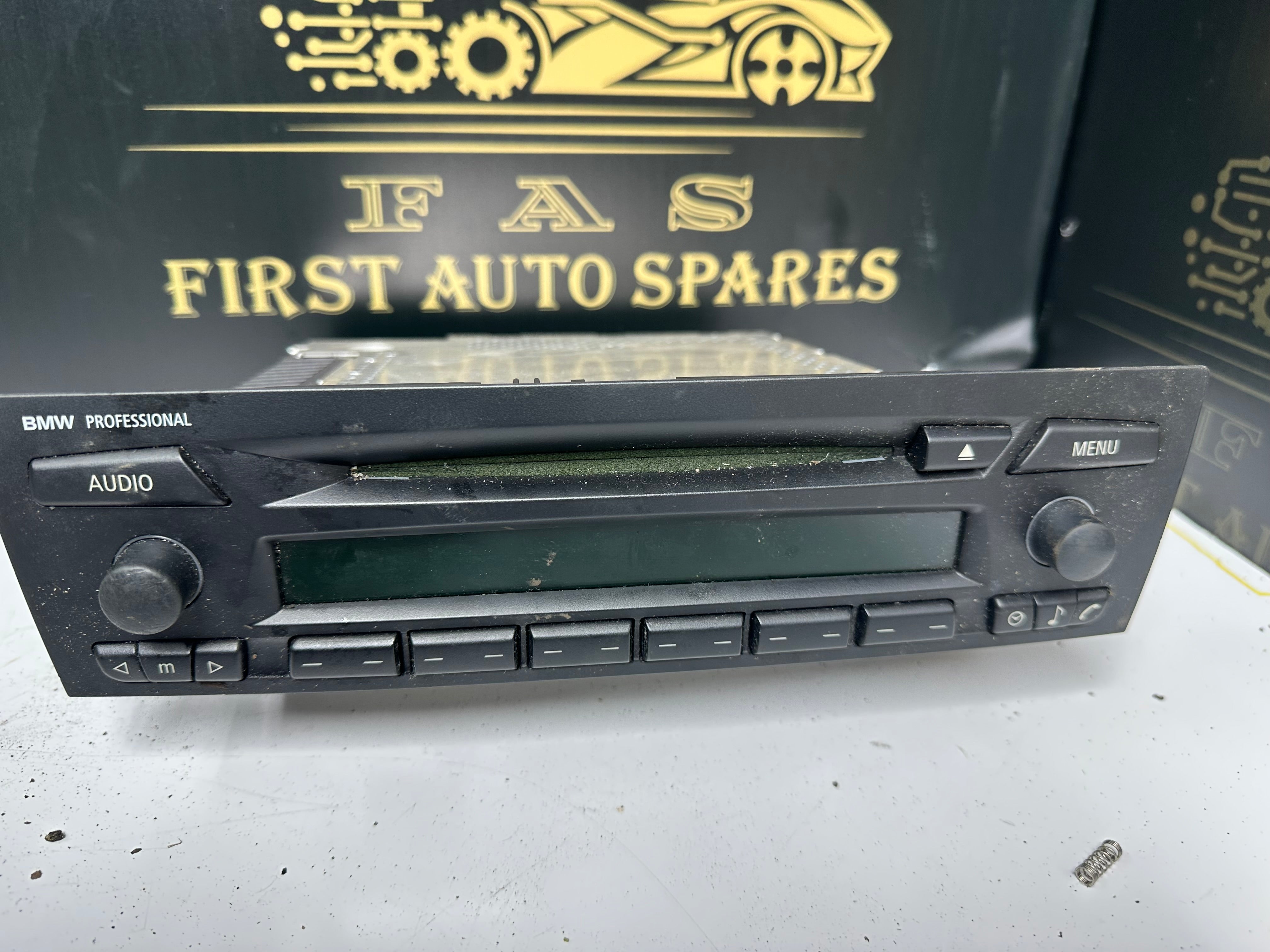 BMW E90 Radio Professional CD73 Player (65126983018)
(65.12-6 983 018)