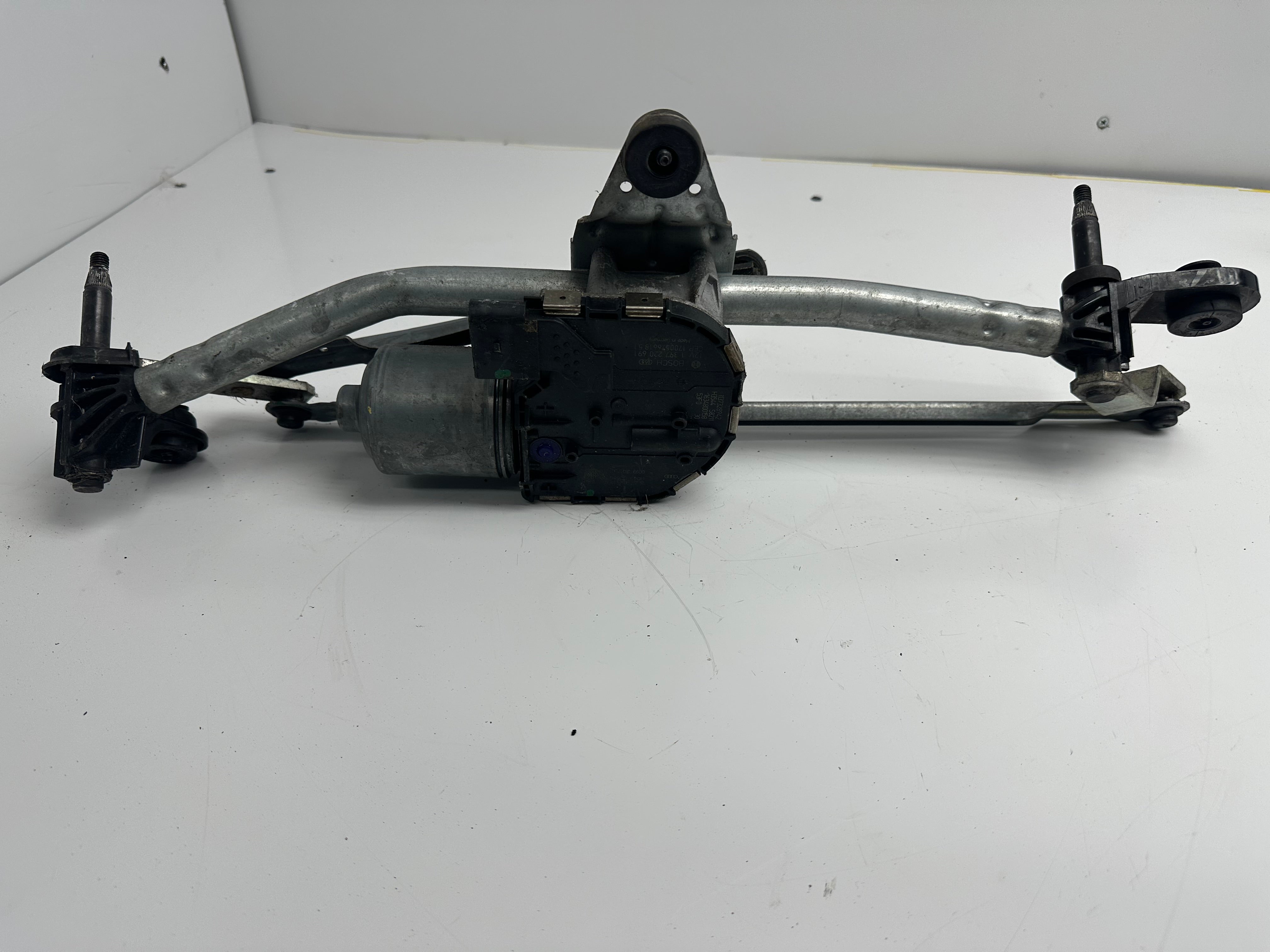 Audi A3 8V 2020 Front Windscreen Wiper Motor & Linkage (8V2955023D)