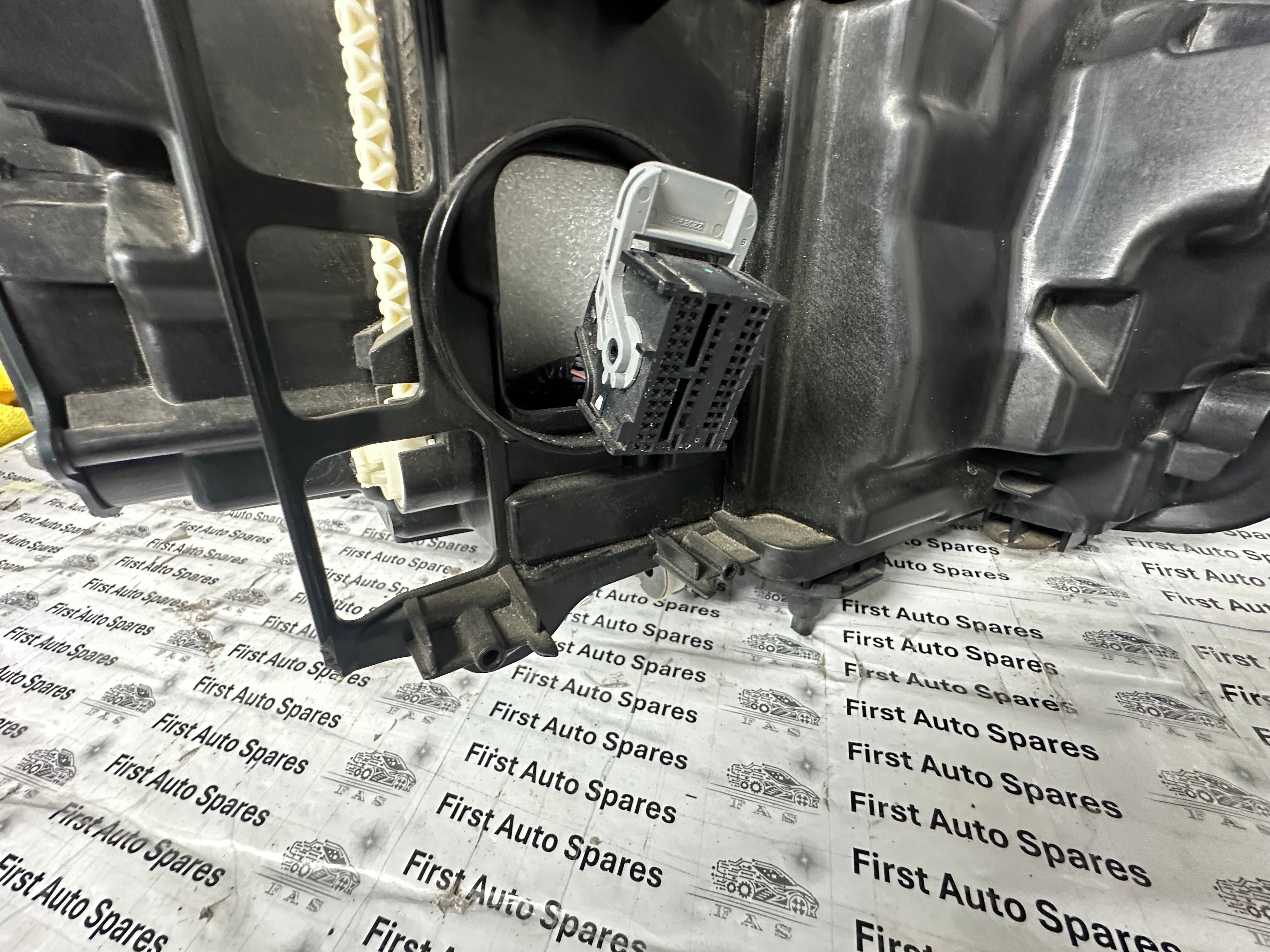 BMW 5 Series G38 G30 Left LED Headlight (9479274-10)