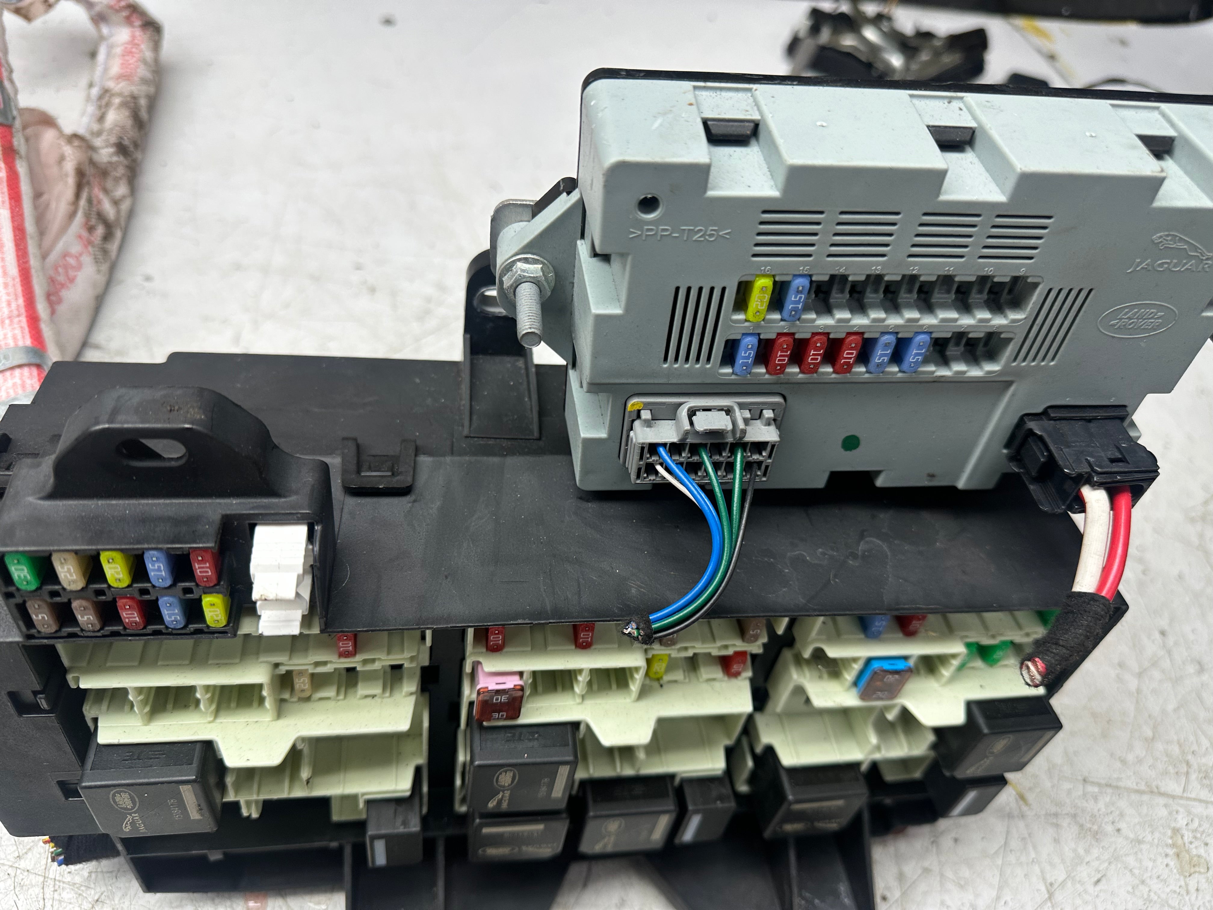 Jaguar XF X260 2.0 Petrol 2018 CCM Fuse Box (GX73-14A067-DB)