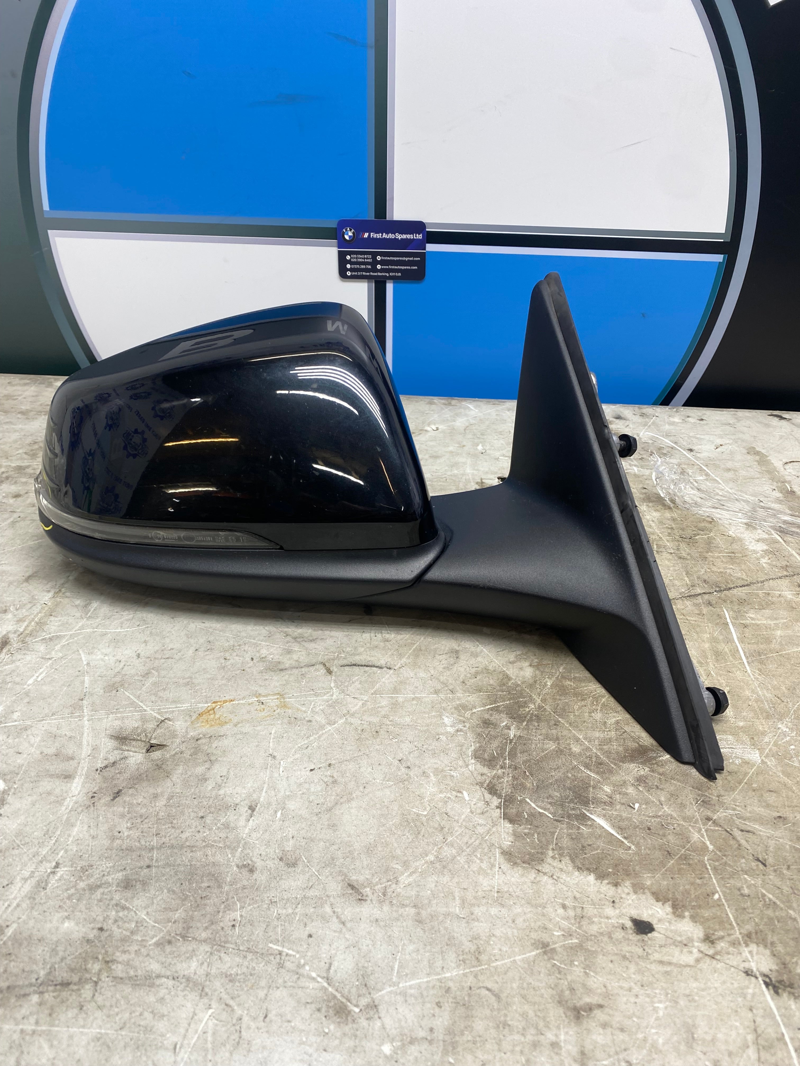 BMW 1 & 2 Series F40/F44 Driver Side Mirror 19–24 (Little Crack marked in yellow)