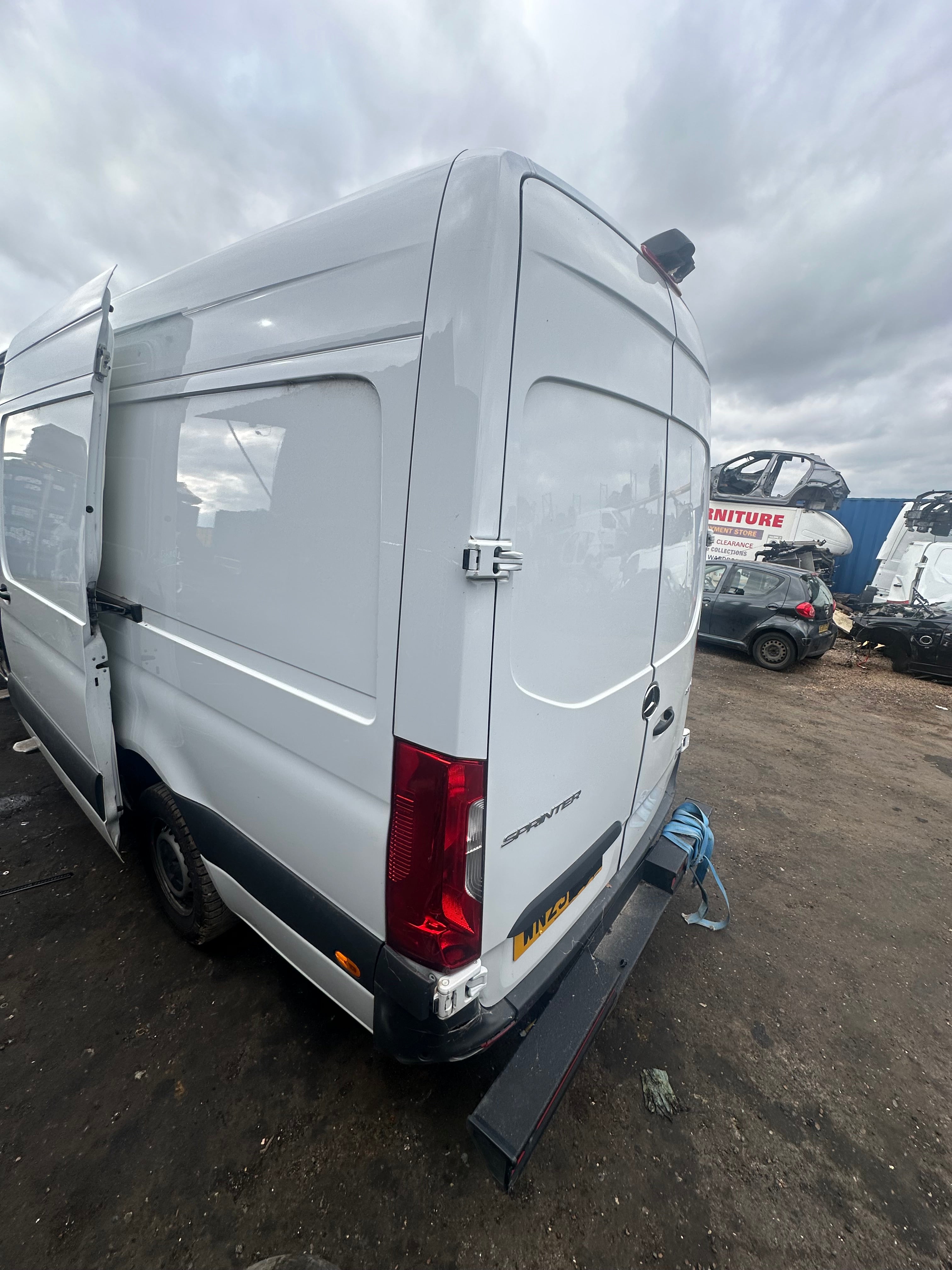 Mercedes-Benz Sprinter 317 Progressive CDI 2.0 Diesel 2023 – For Parts