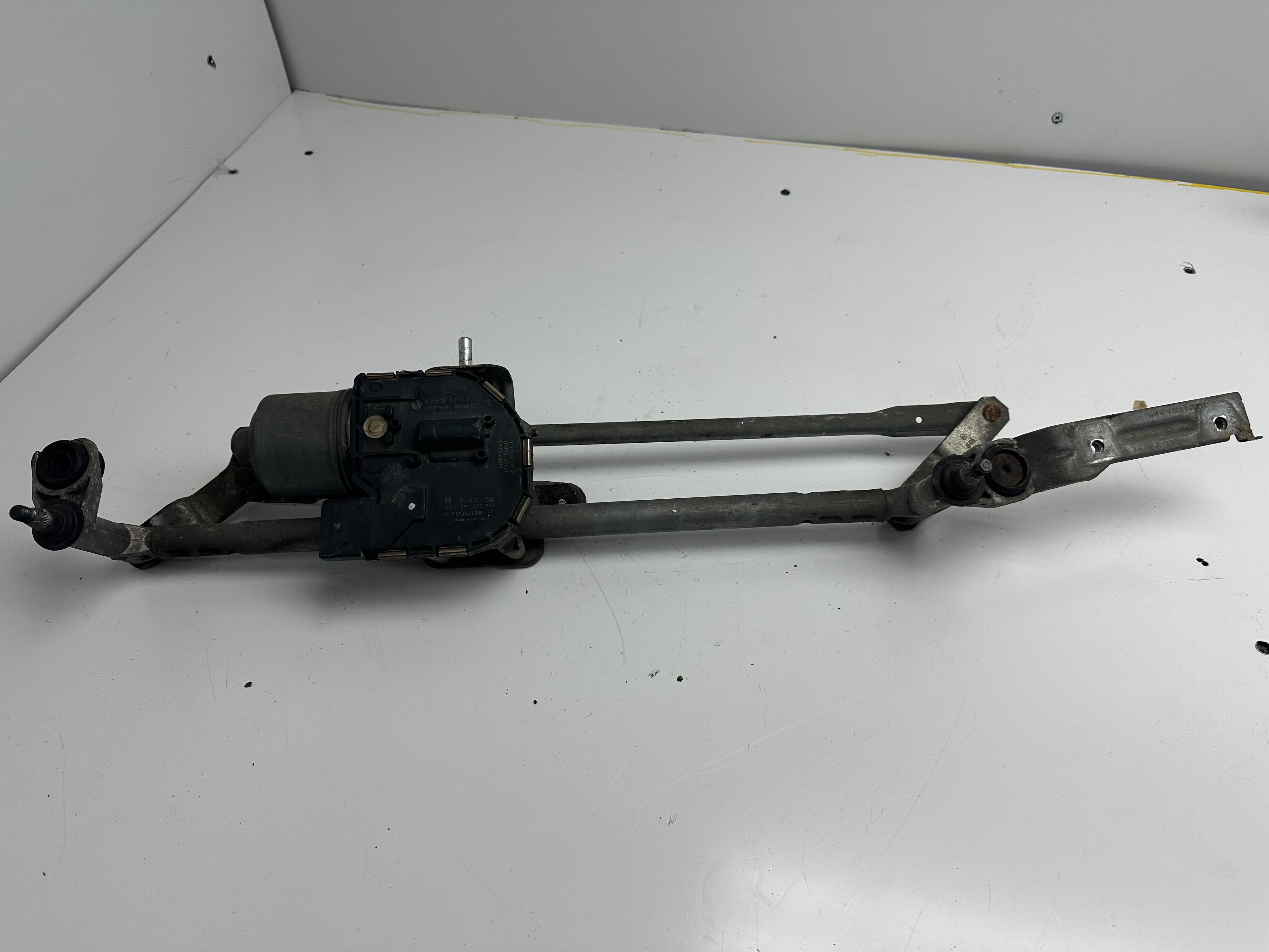 Volkswagen Golf MK6 Front Wiper Motor & Linkage (1K2955023H)
