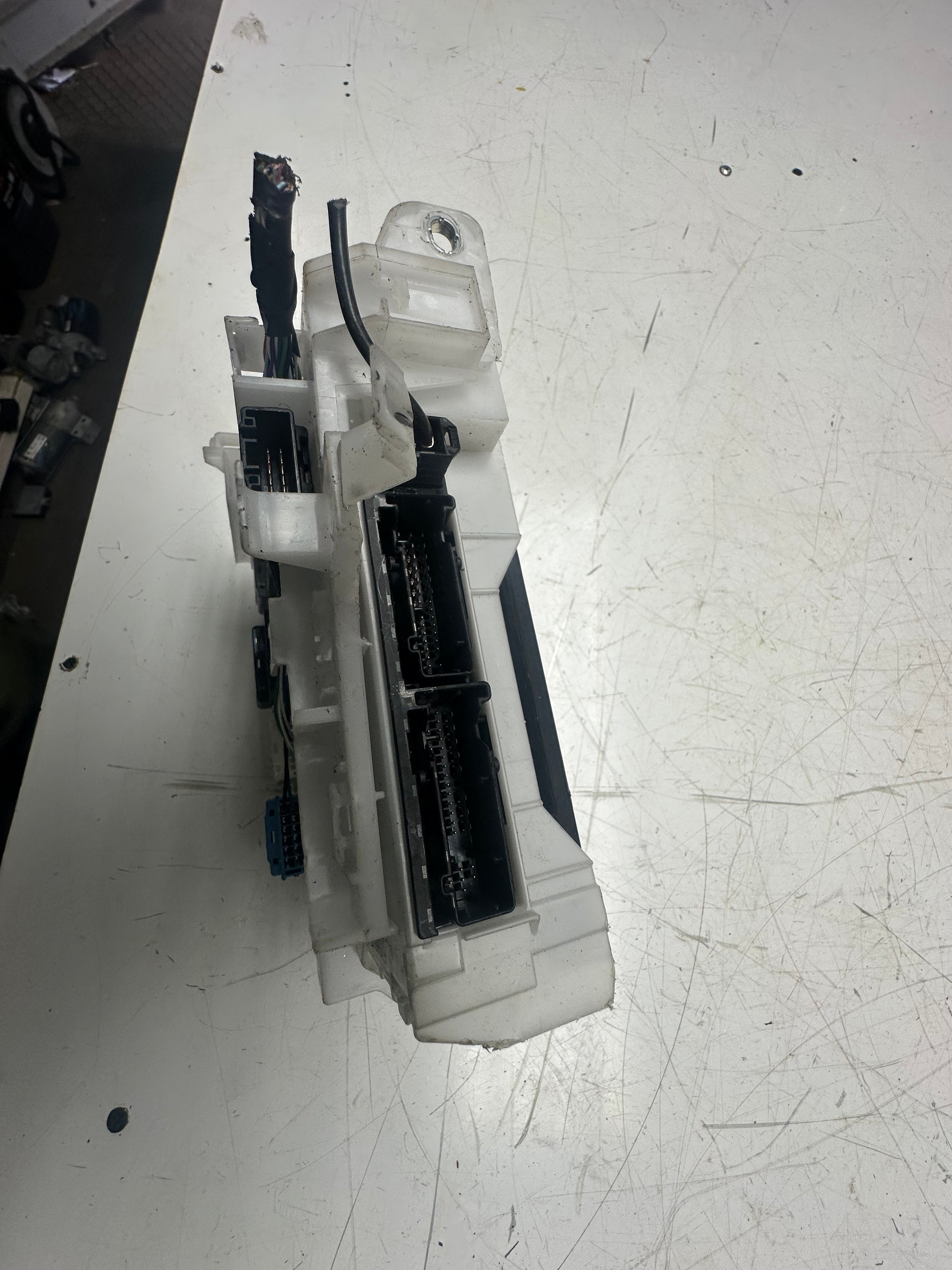 Toyota Yaris Cross 2021–2024 Body Control Module (84221-K0020) (MB238100-8364)