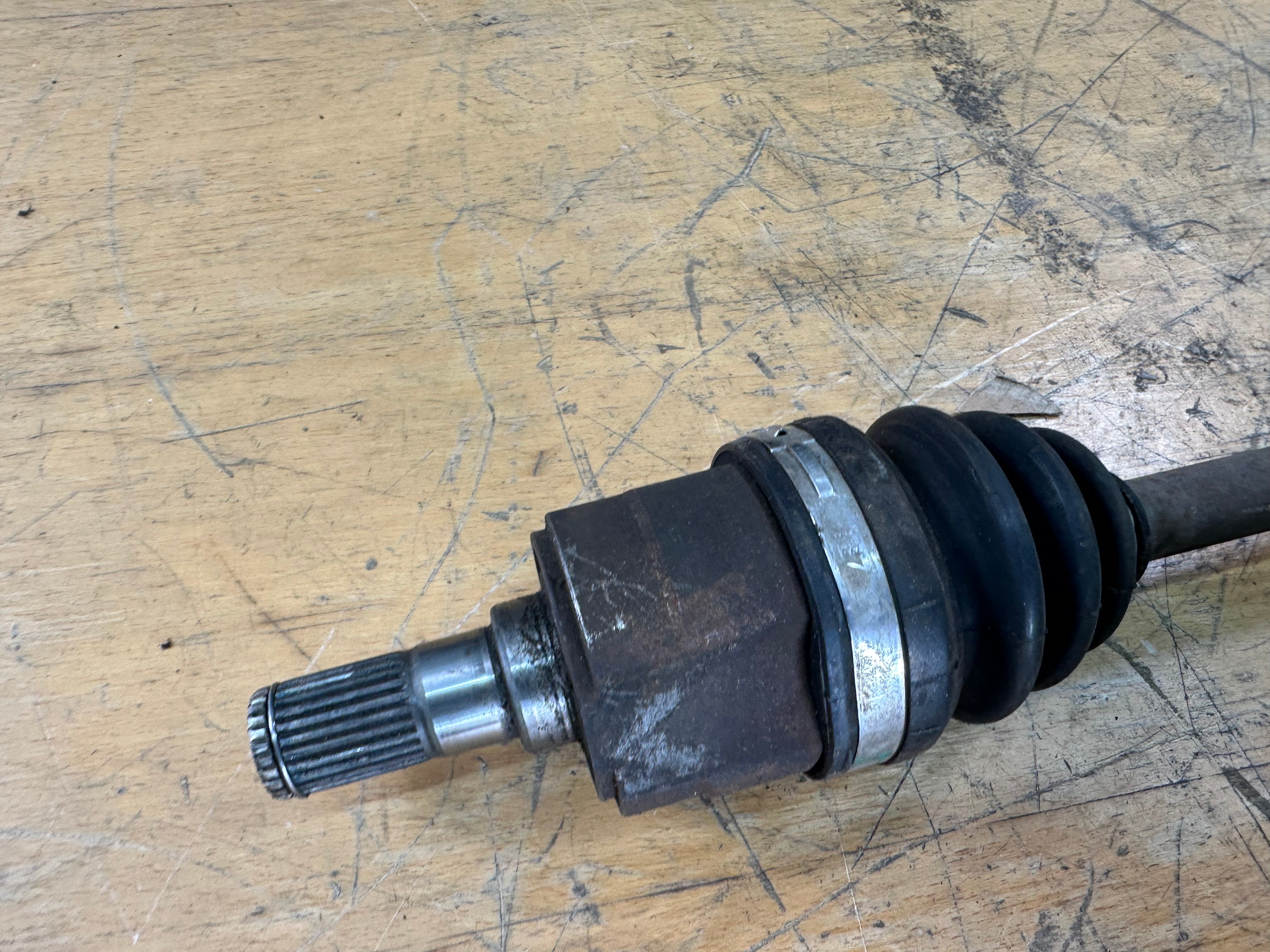 Hyundai i10 Front Left Passenger Side N/S/F Driveshaft (7155-029)