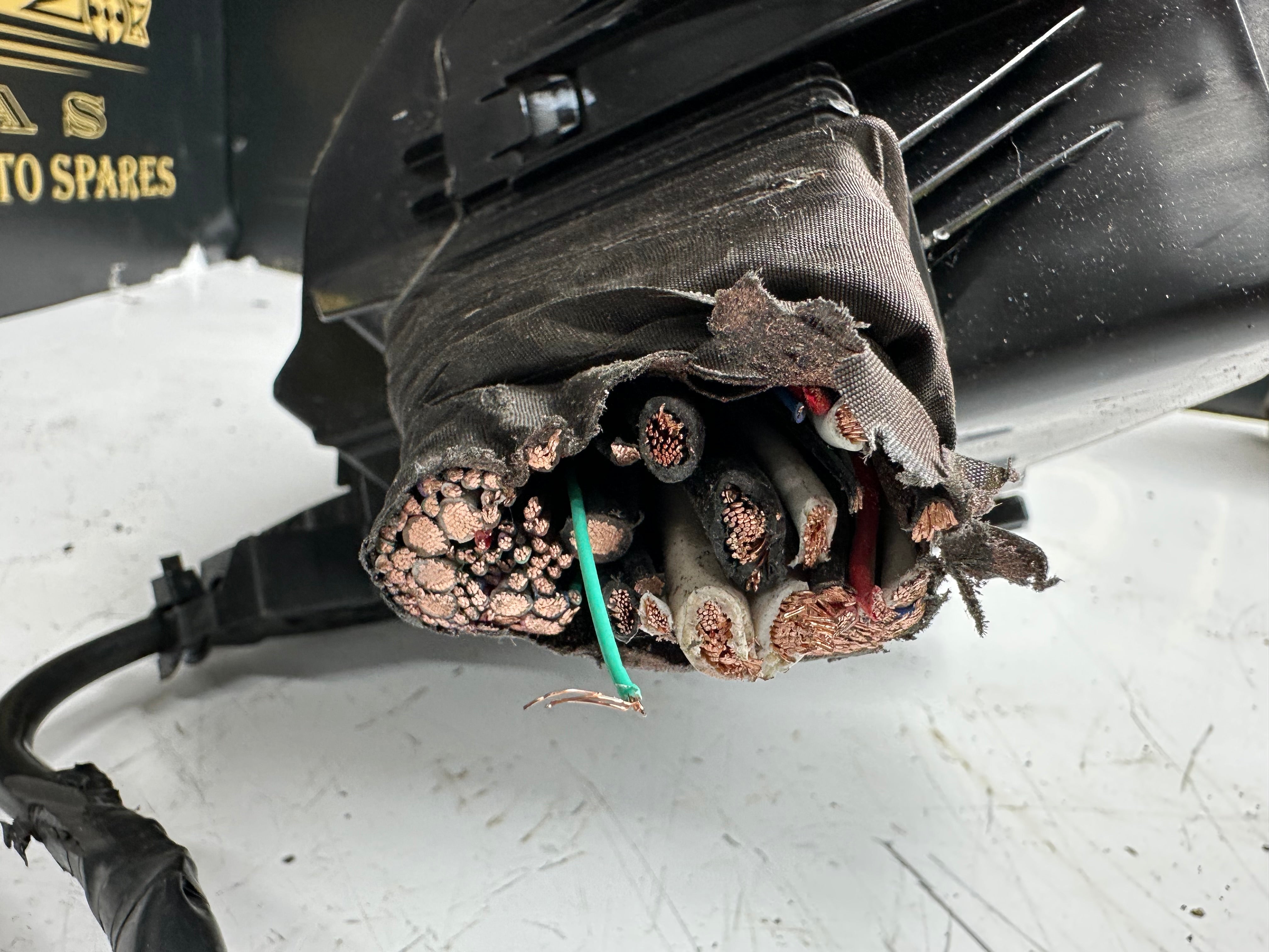 Toyota Yaris Cross 1st Generation (2020-2023) Fuse Box (82644-K005) (3810003-110)