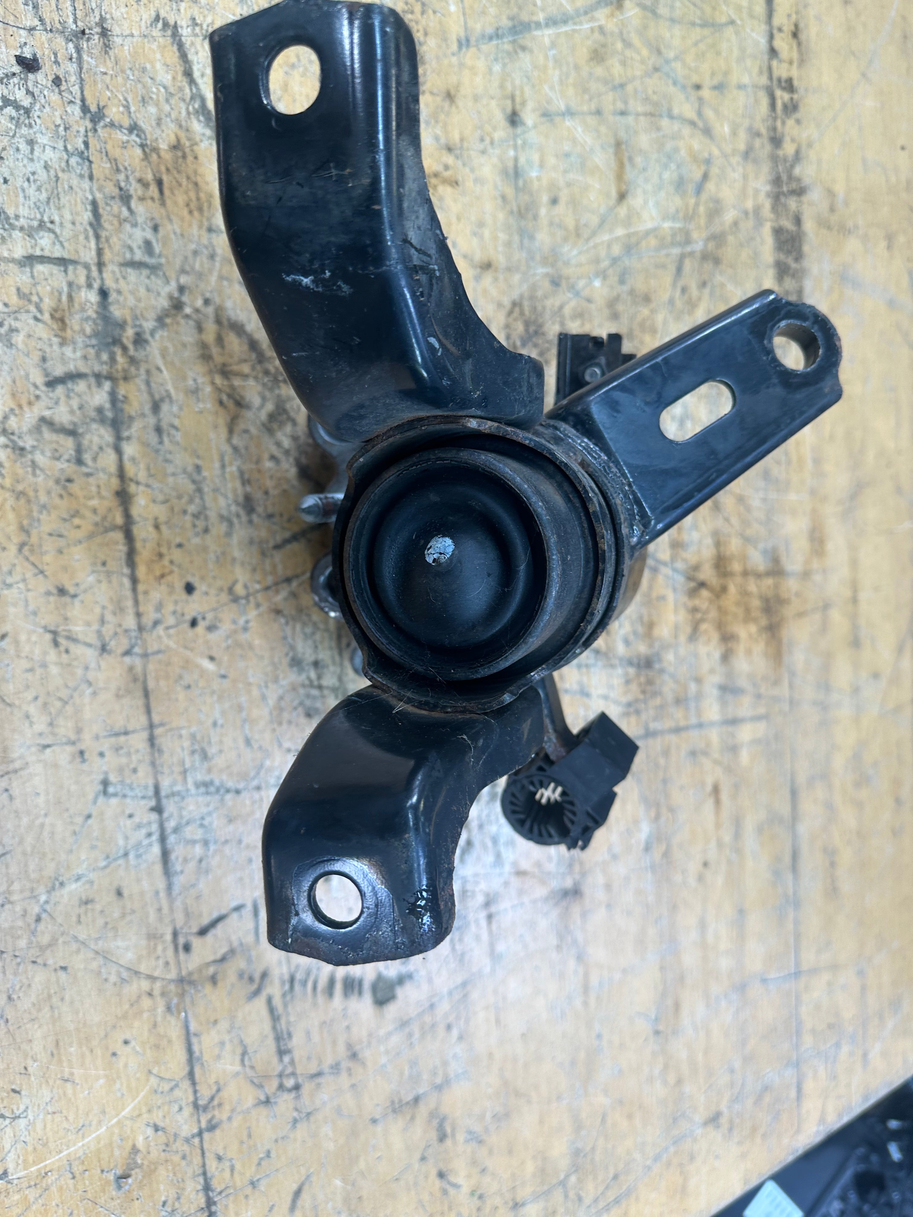 Toyota Auris 2016 Hybrid Engine Support Mount