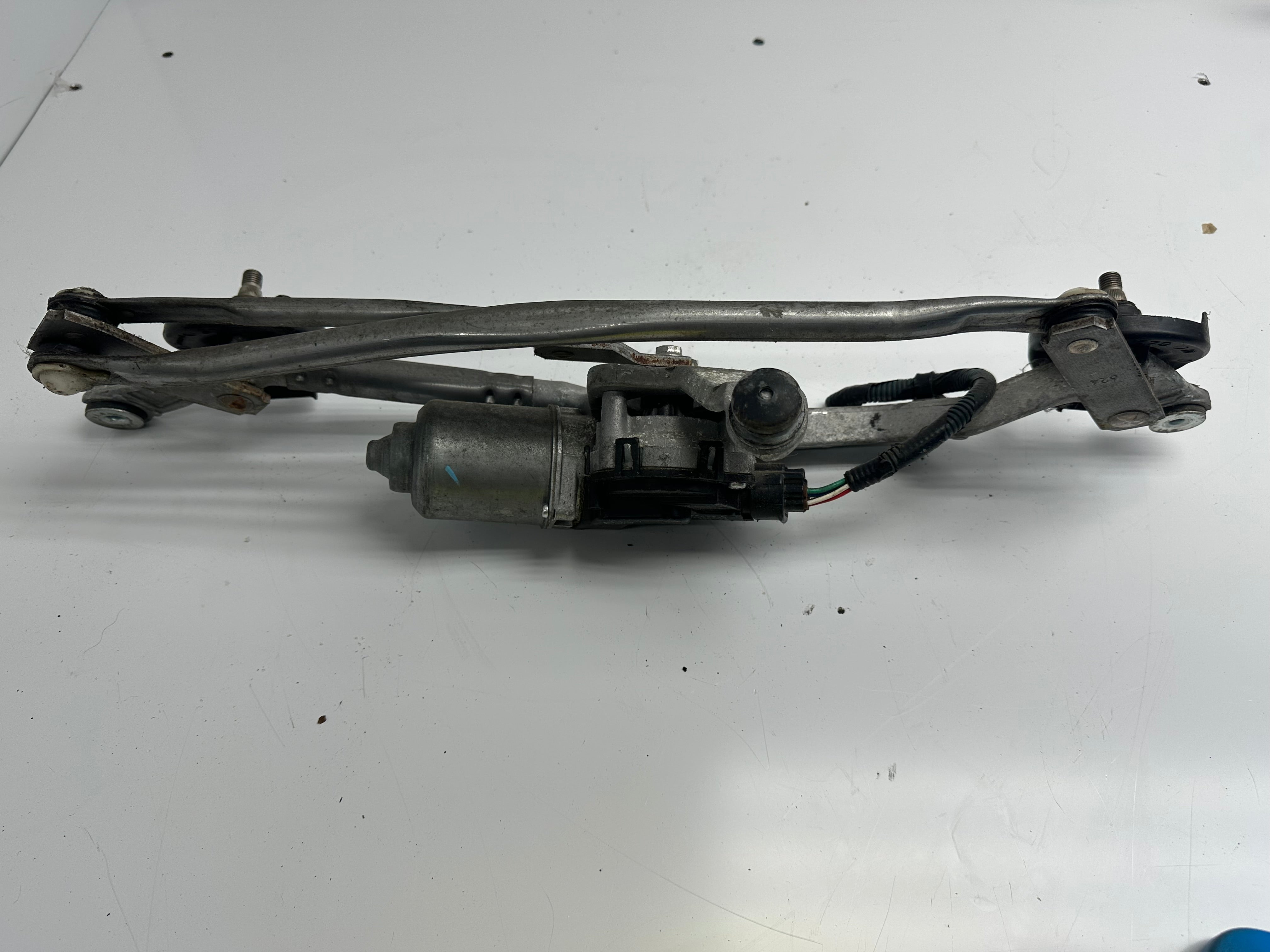 Toyota Auris 2012-2018 Front Wiper Motor & Linkage (85110-02330)