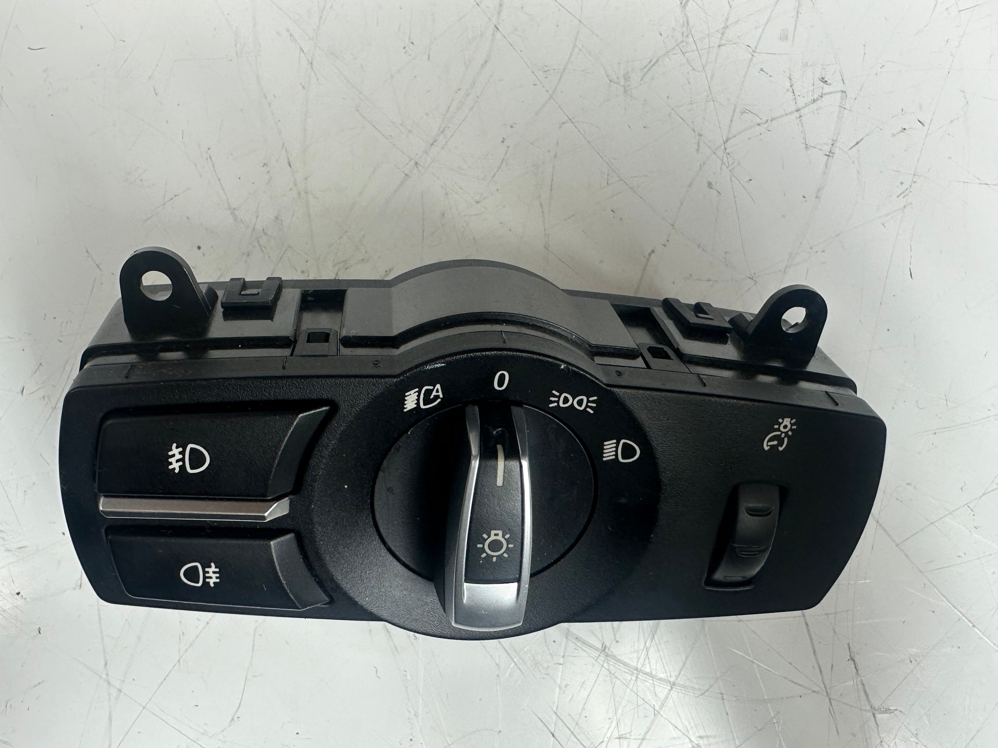 BMW 5 & 6 Series F10 F12 Headlight Switch Control Unit (9192744 05)