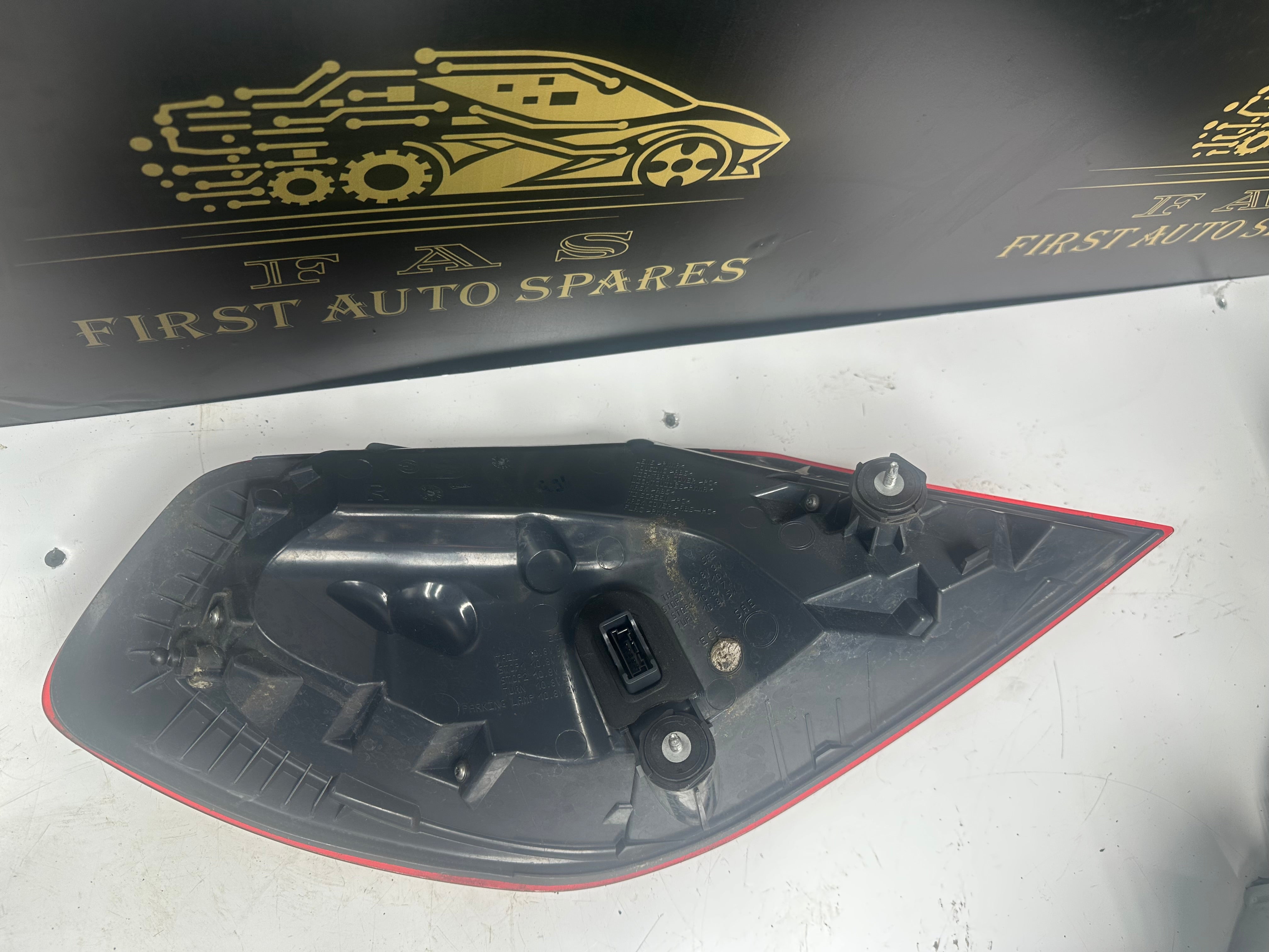 BMW 6 Series F12 2013-2019 Right Rear Tail Light (89505160) (63.21-7210576-08)