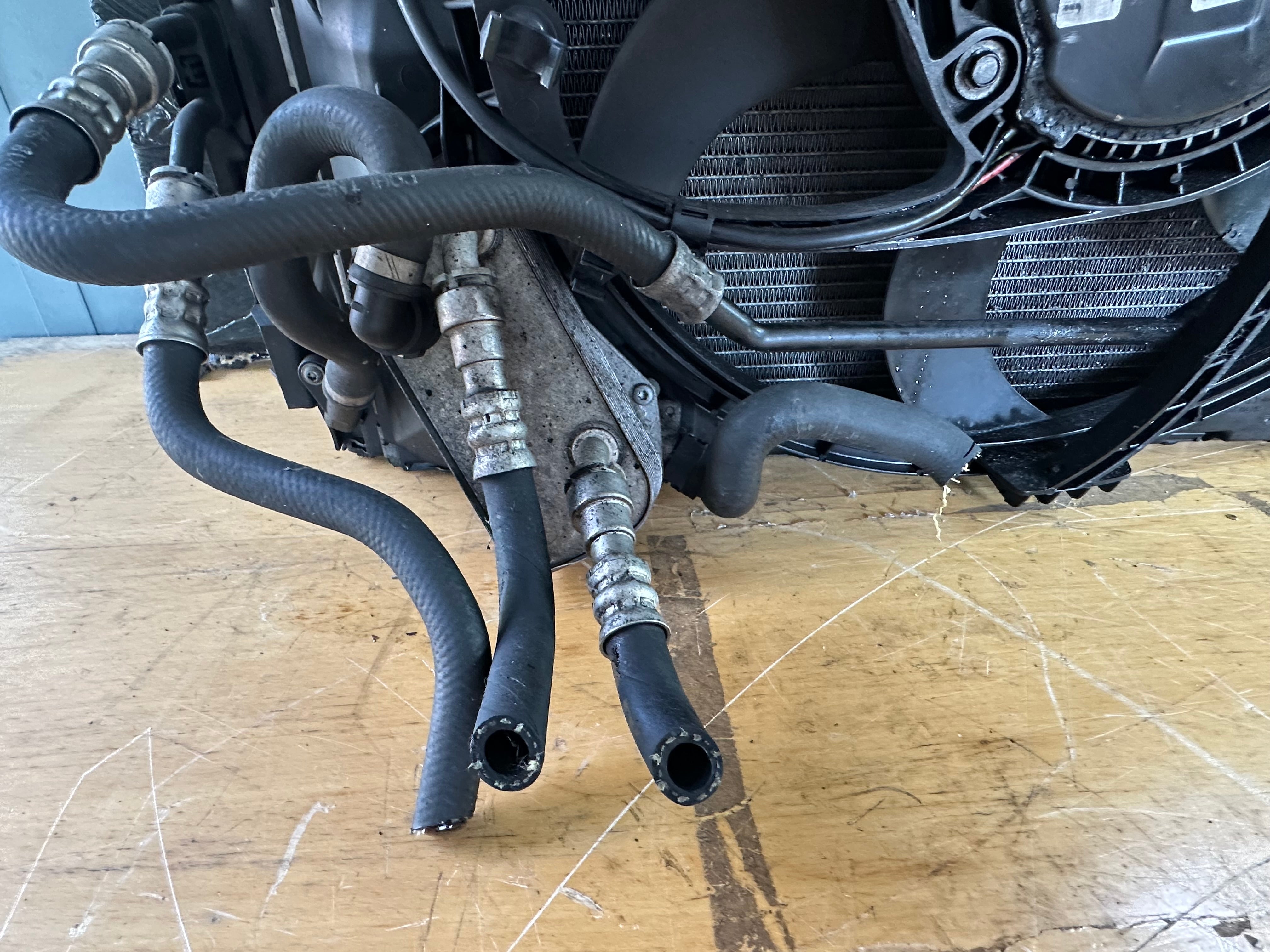 BMW 3 Series E90 325i Manual Petrol Complete Rad Pack 2007 (7523257) (6854982)