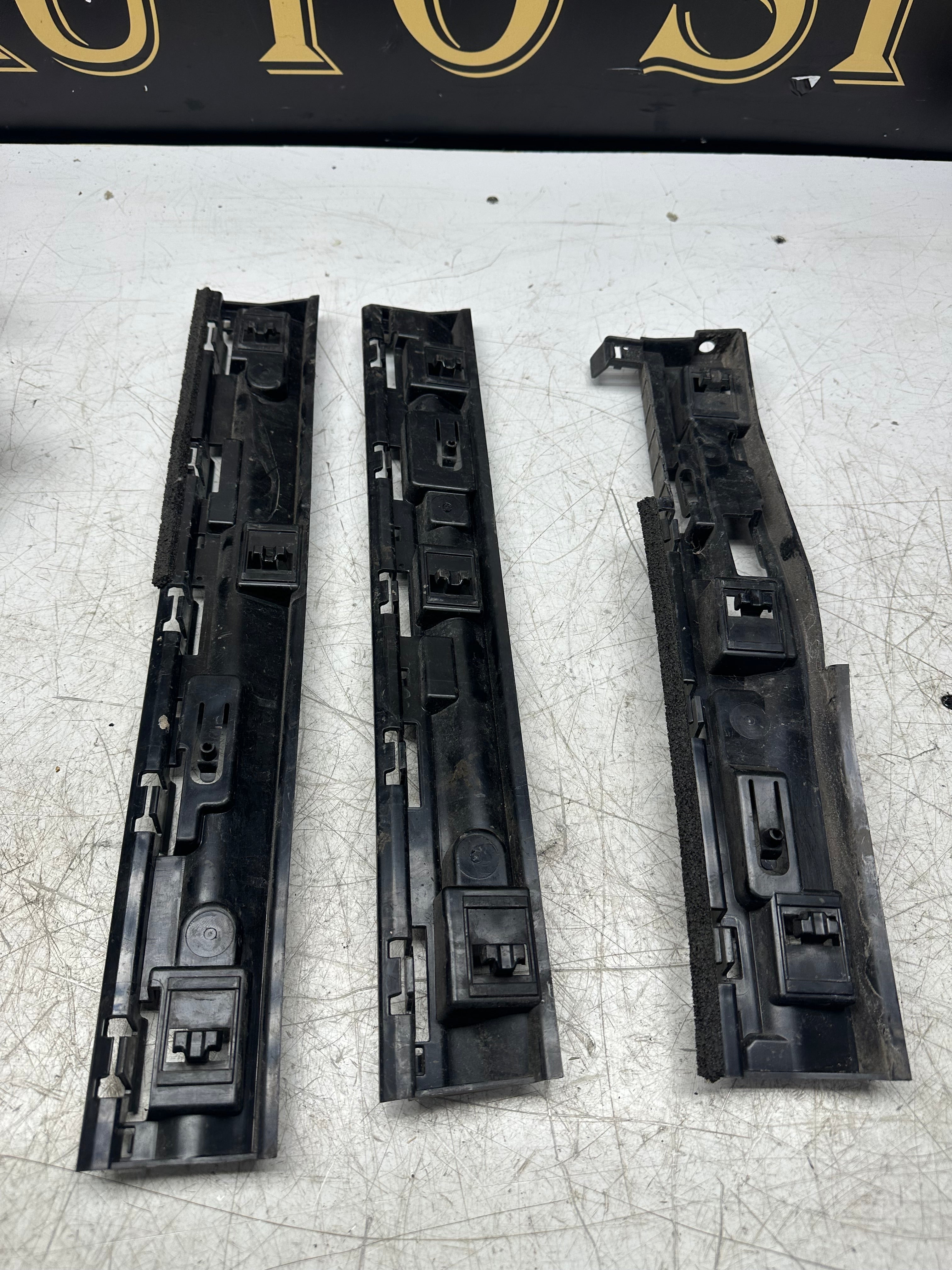 BMW X1 F48 Side Skirt Bracket Set – Right Side (7332339 / 7332334 / 7332332)
