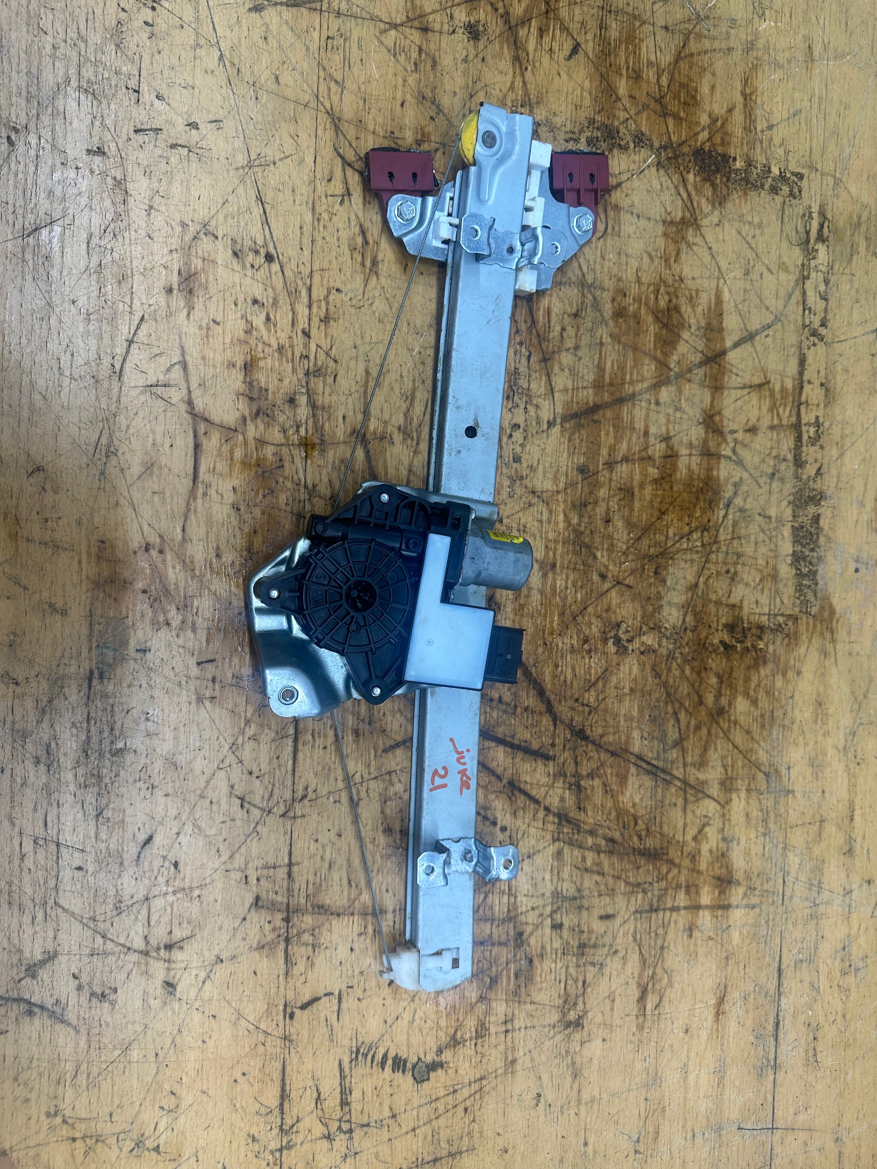 Nissan Juke 2019–On Window Regulator Front Right O/S/F (WR19-071) (80750 6PA1A)