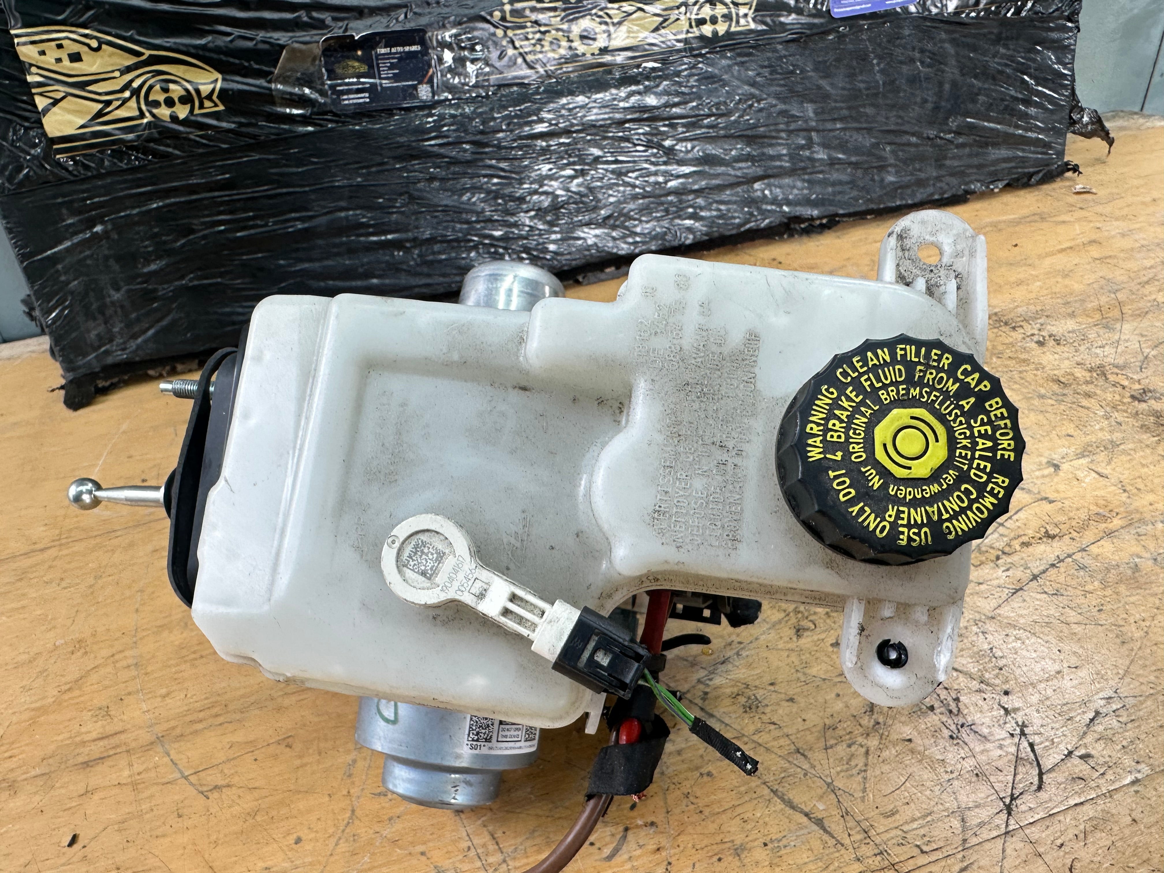 BMW X5 G05 2019 ABS Pump & Brake Tank (6861971) (6861972) (10.0964-0894.3)