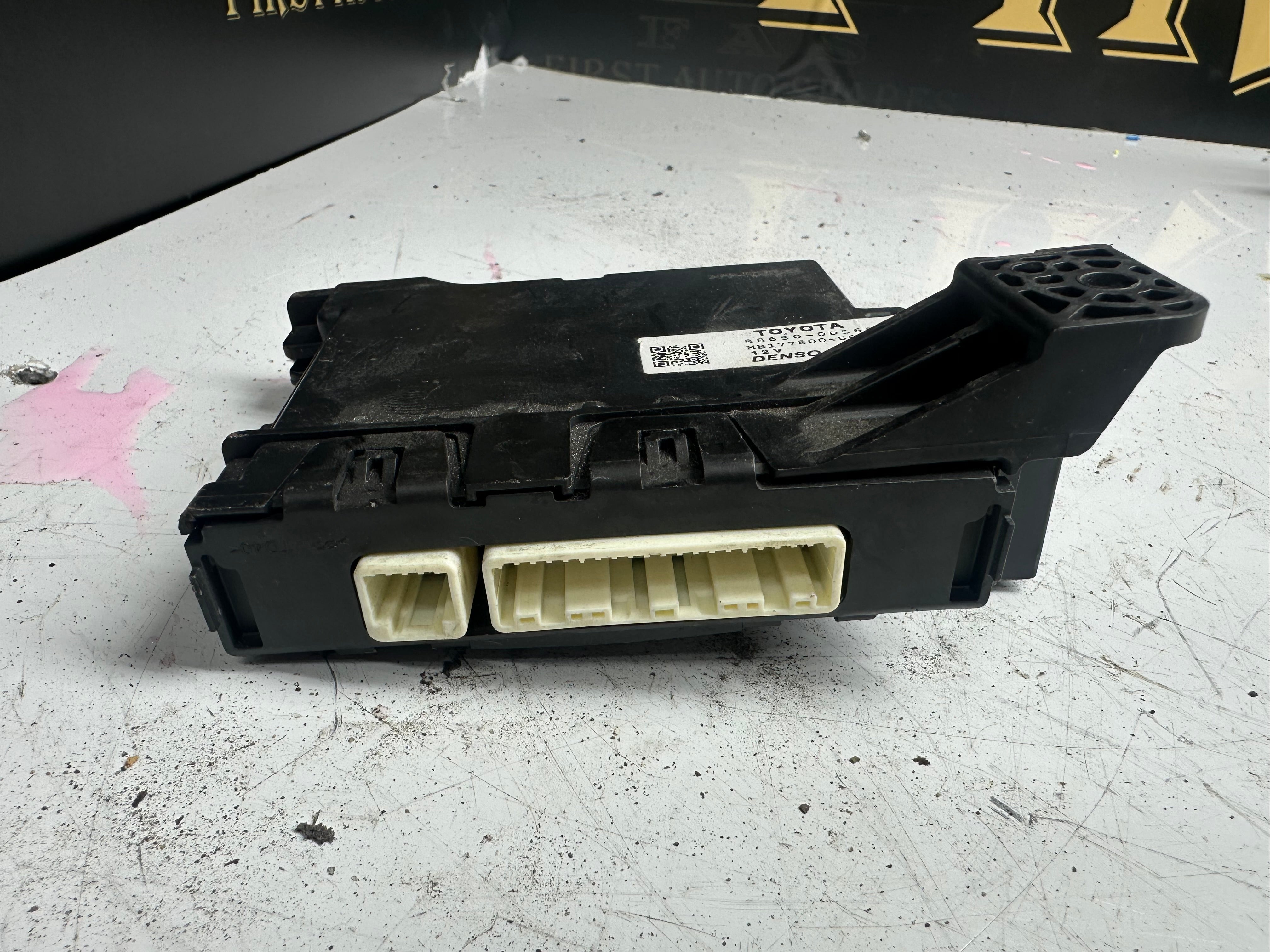 Toyota Module Control Heating Denso (88650-0D560) (MB177800-5611)