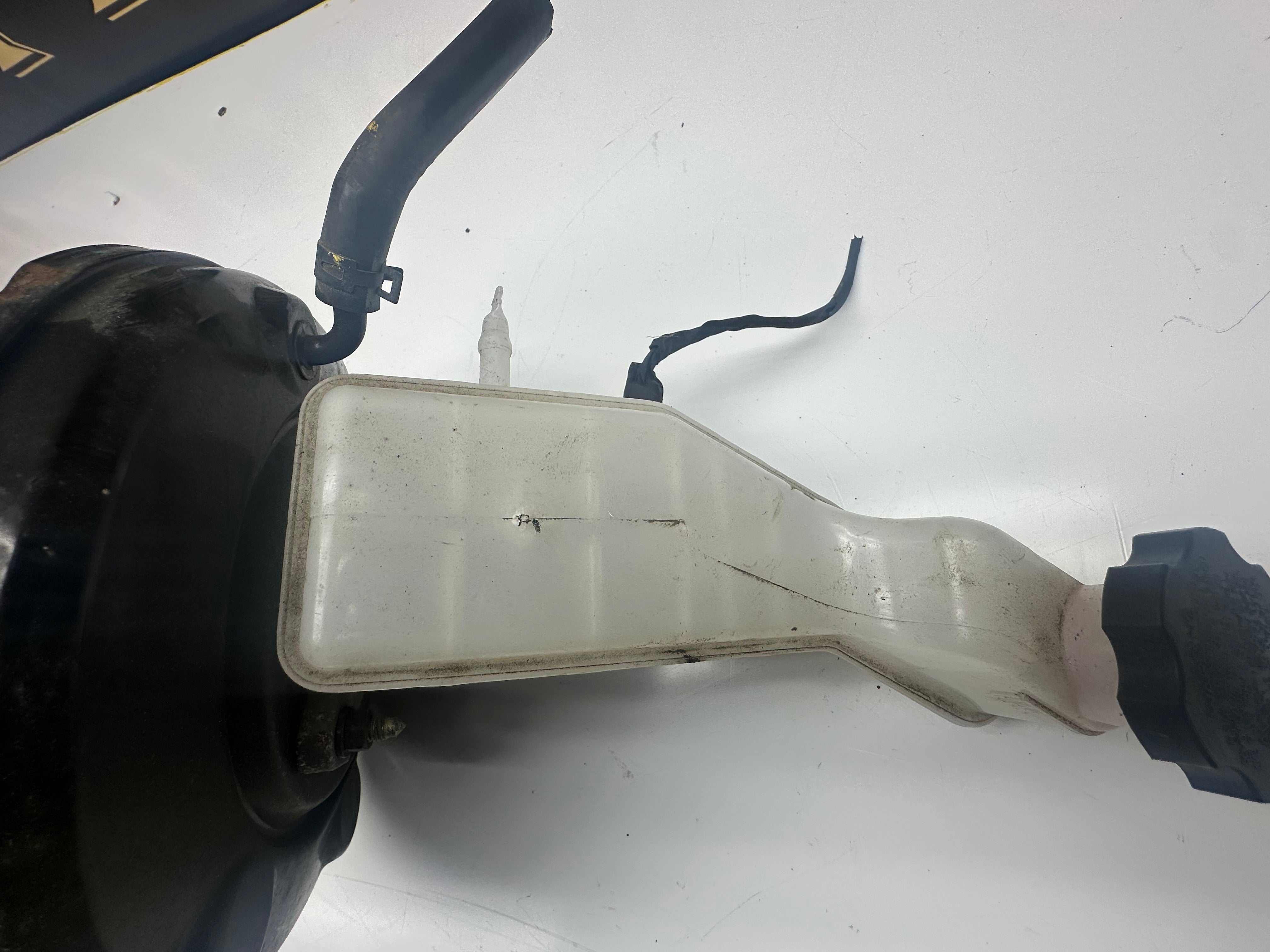 Hyundai i10 2016 Brake Master Cylinder with Servo (58500-B9982) (KBX30567)