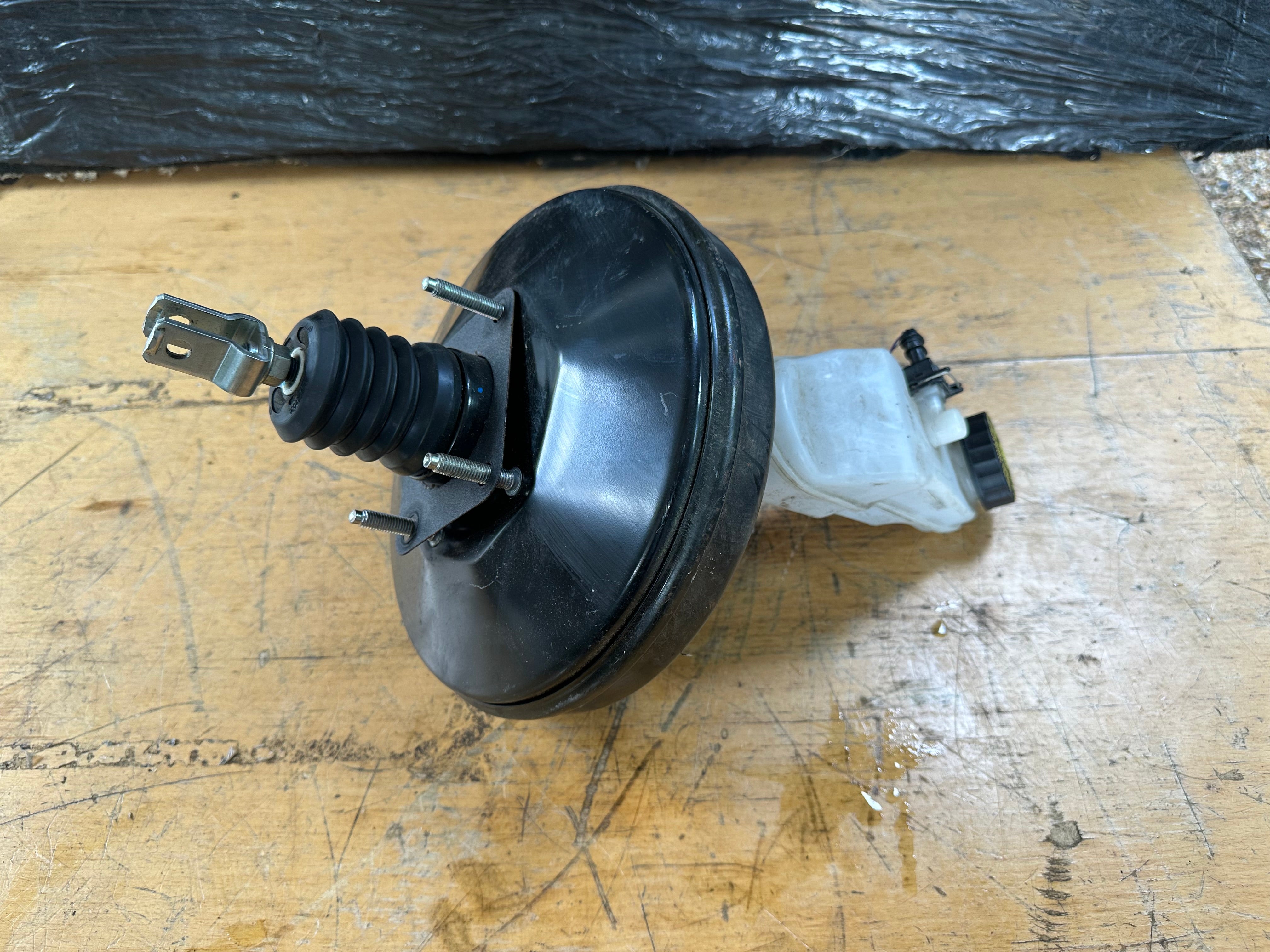 Toyota Aygo MK2 2020 Brake Servo & Master Cylinder (47200-0H110)