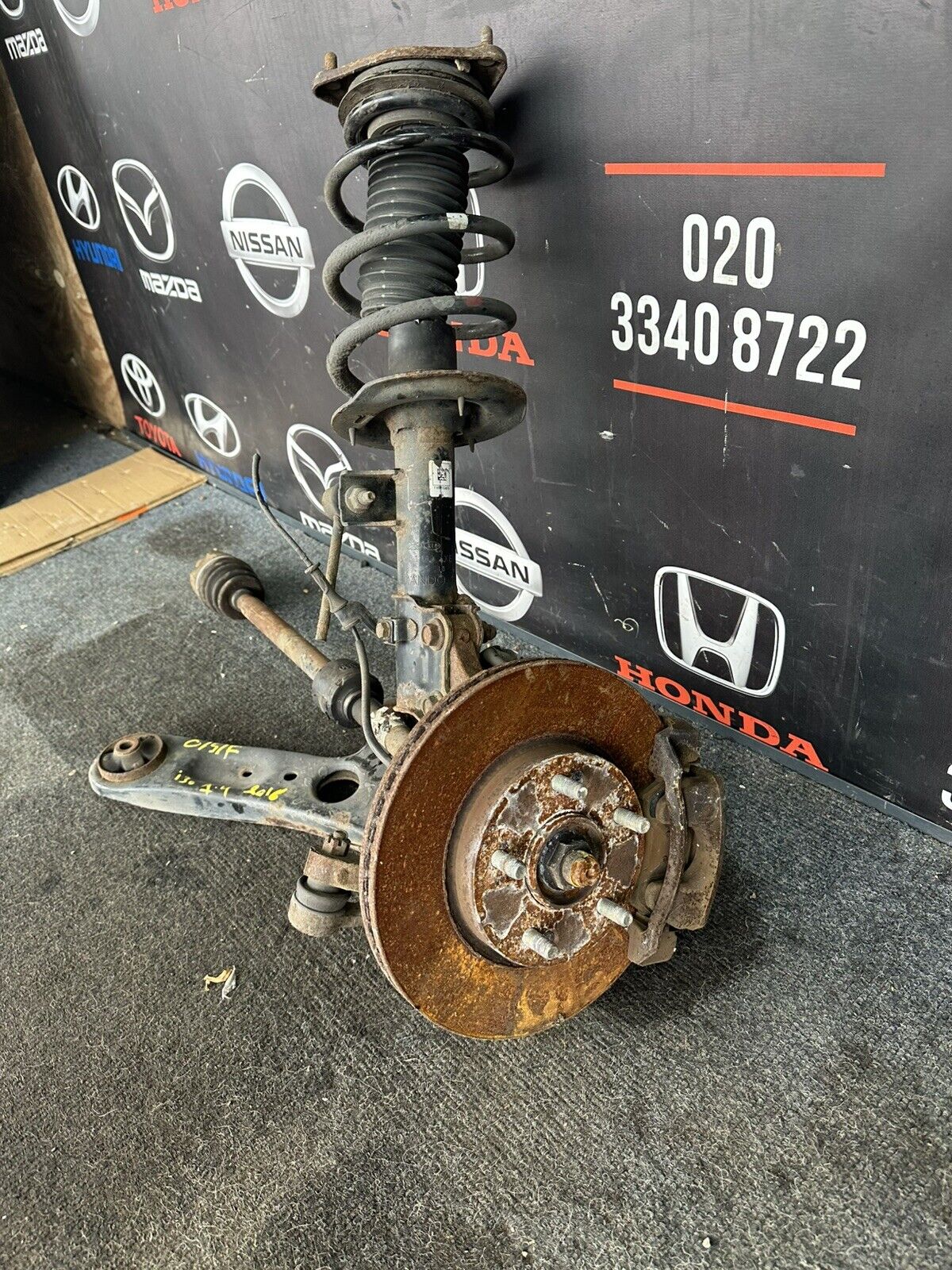Hyundai i30 MK2 Petrol 1.4 Drivers Side Front Complete Suspension leg