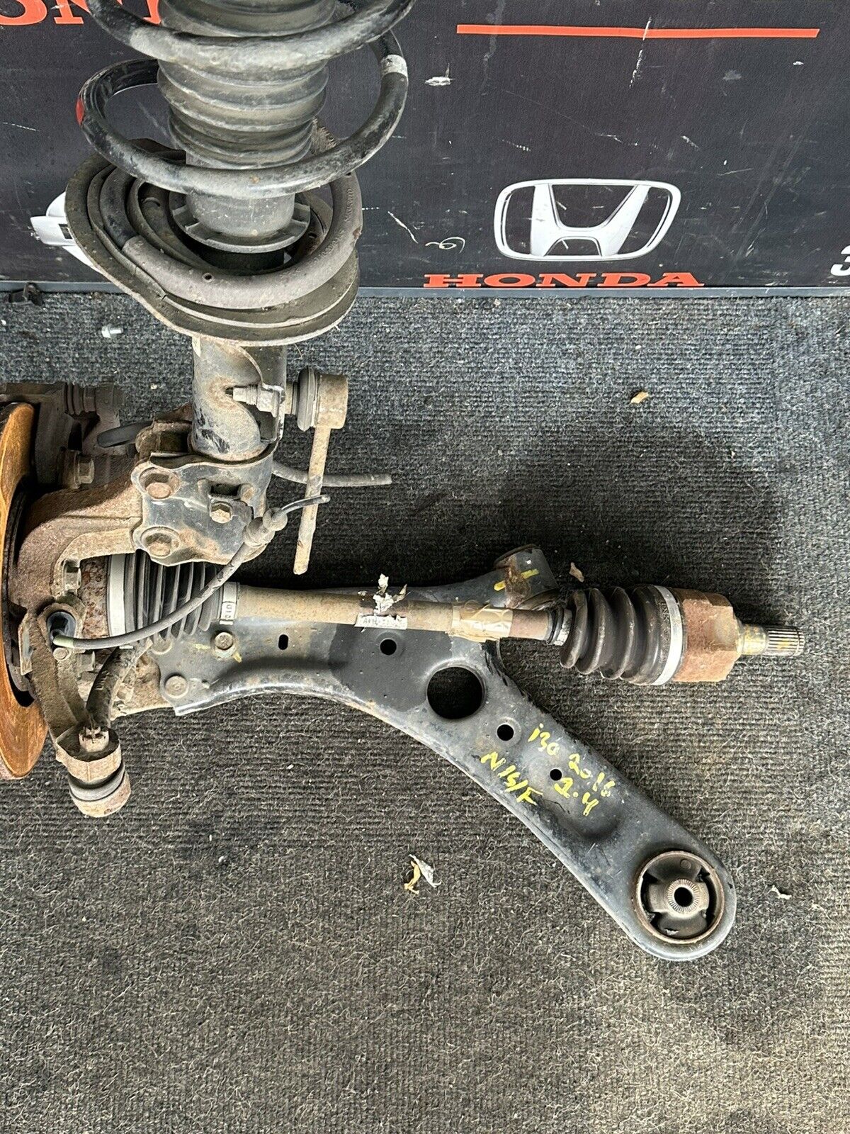 Hyundai i30 MK2 Petrol 1.4 Passenger Side Front Complete Suspension leg