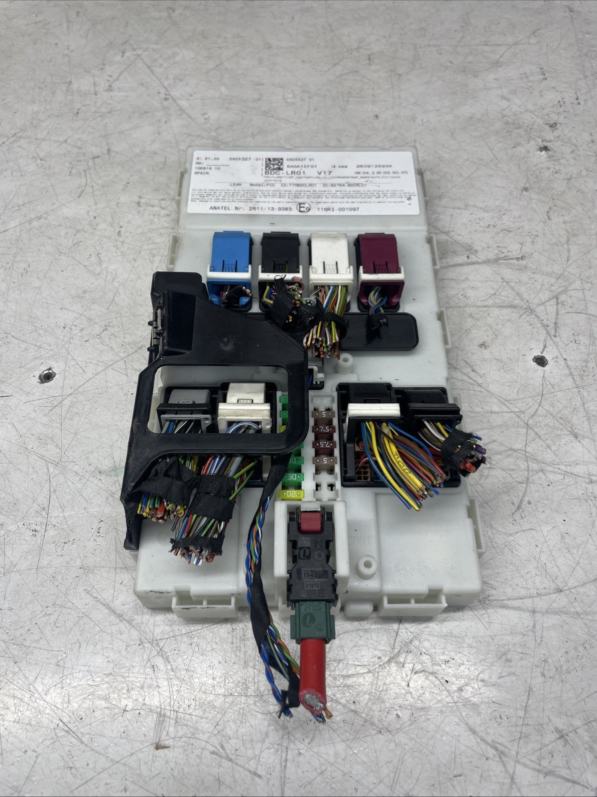 BMW X5 13-18 2.0 Petrol Body Domain Controller Fuse Box 6825527 365207