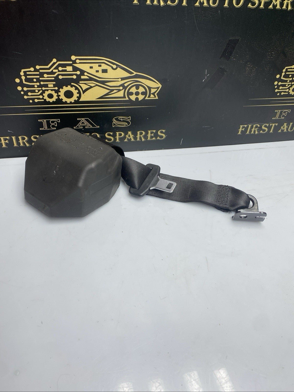 14-24 MINI COOPER F55 F56 SEAT BELT REAR RIGHT DRIVER SIDE 7413987 (234)