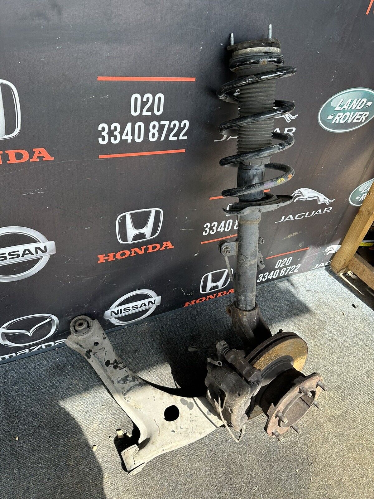 FORD TRANSIT MK8 2.2 DIESEL TRUCK FRONT SUSPENSION LEG LEFT PASSENGER SIDE