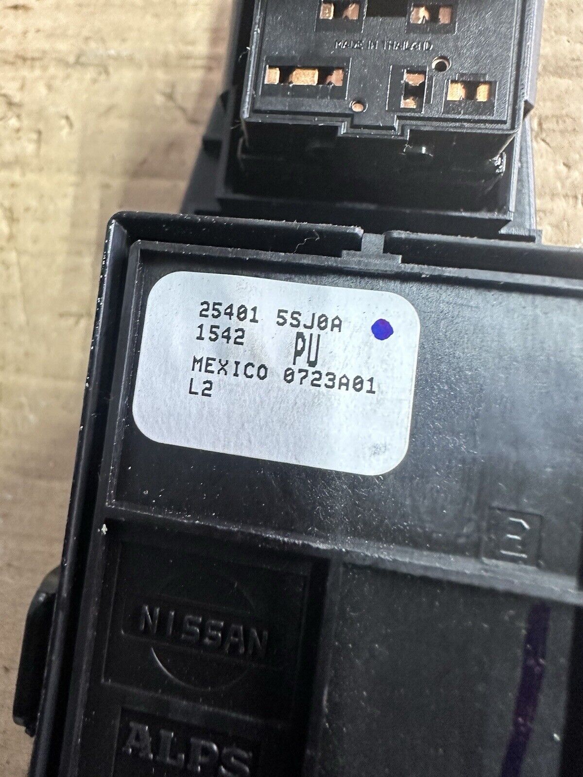 NISSAN LEAF MK2 2018-2024 DRIVERS DOOR WINDOW SWITCH 254015SJ0A