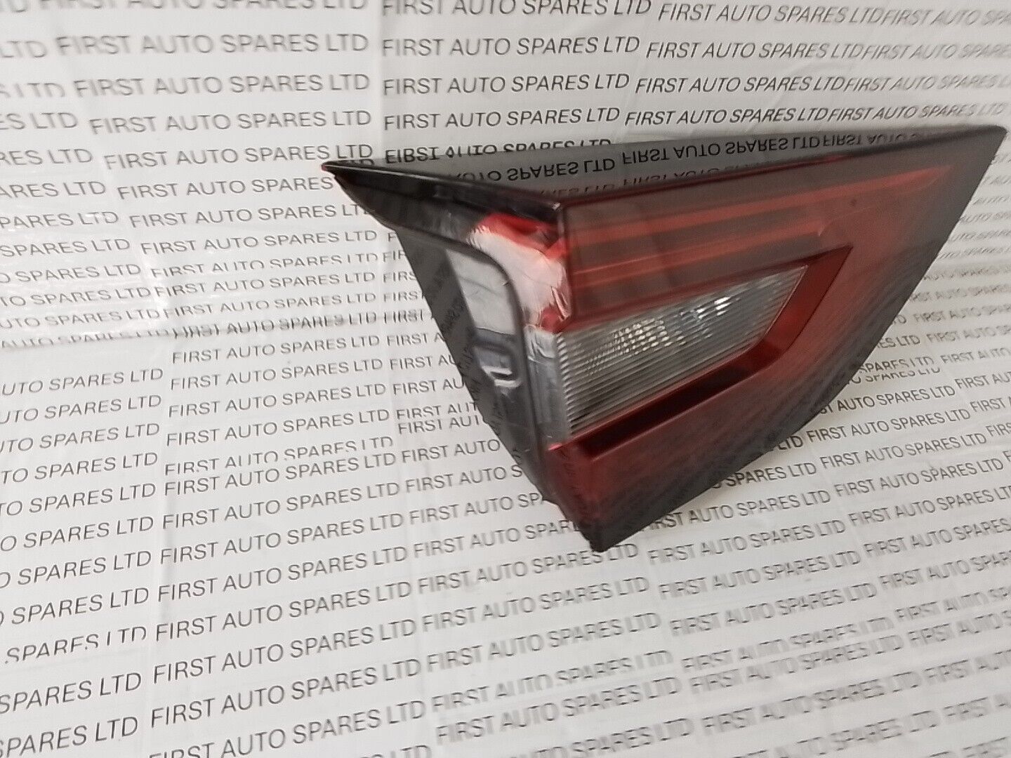 2024 NISSAN JUKE F16 REAR LIGHT ON TAILGATE PASSENGER SIDE LEFT 26555-6PA0A