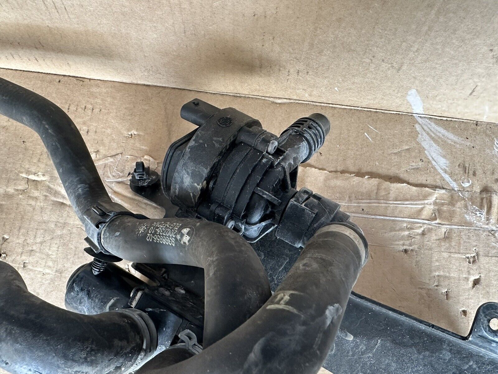 BMW SERIE G20 330E Cooling Changeover Valve Part No 9015220 G With Hoses Pipes