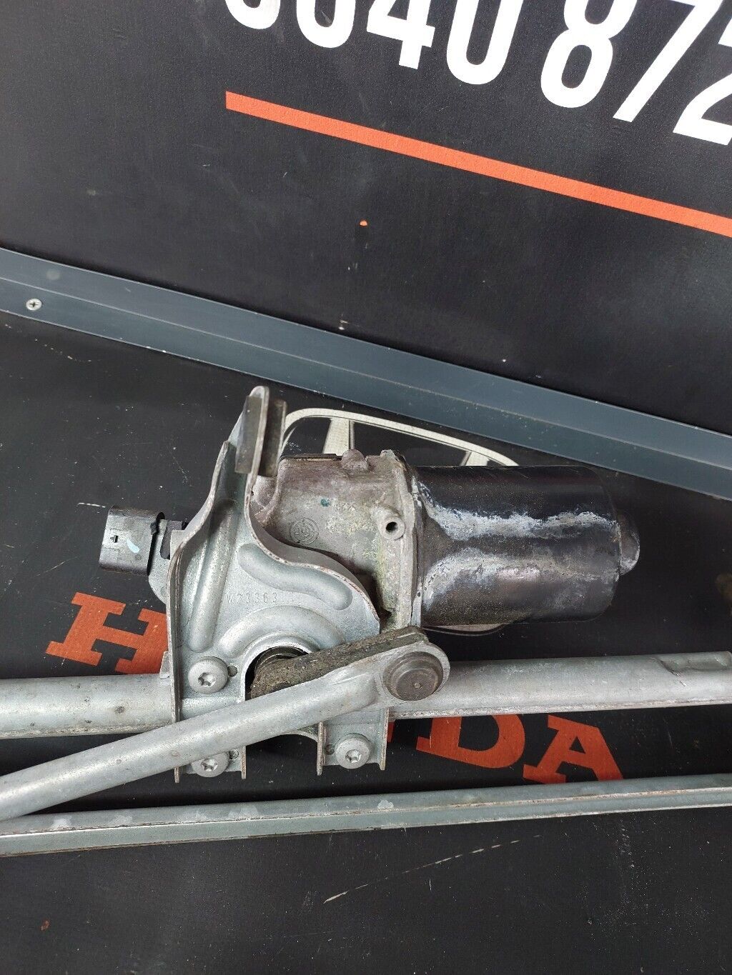 BMW F30 2012 WINDSCREEN WIPER MOTOR & LINKAGE