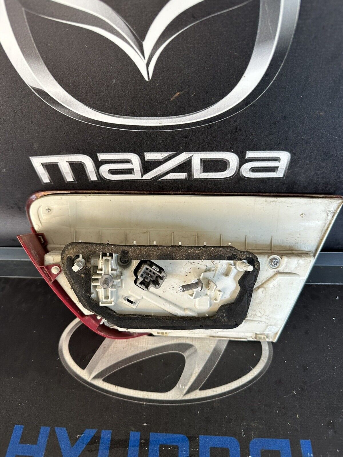 JAGUAR XE TAILLIGHT INNER LEFT SIDE X760 R-SPORT 2015-2024 T4N7915 GX7315K273BG