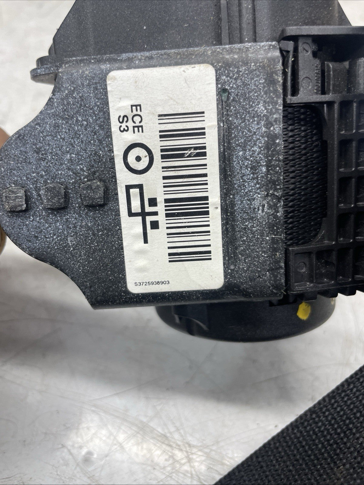 BMW 3 SERIES F30 2012 REAR SEAT BELT FITS LEFT OR RIGHT SIDE S3725938903