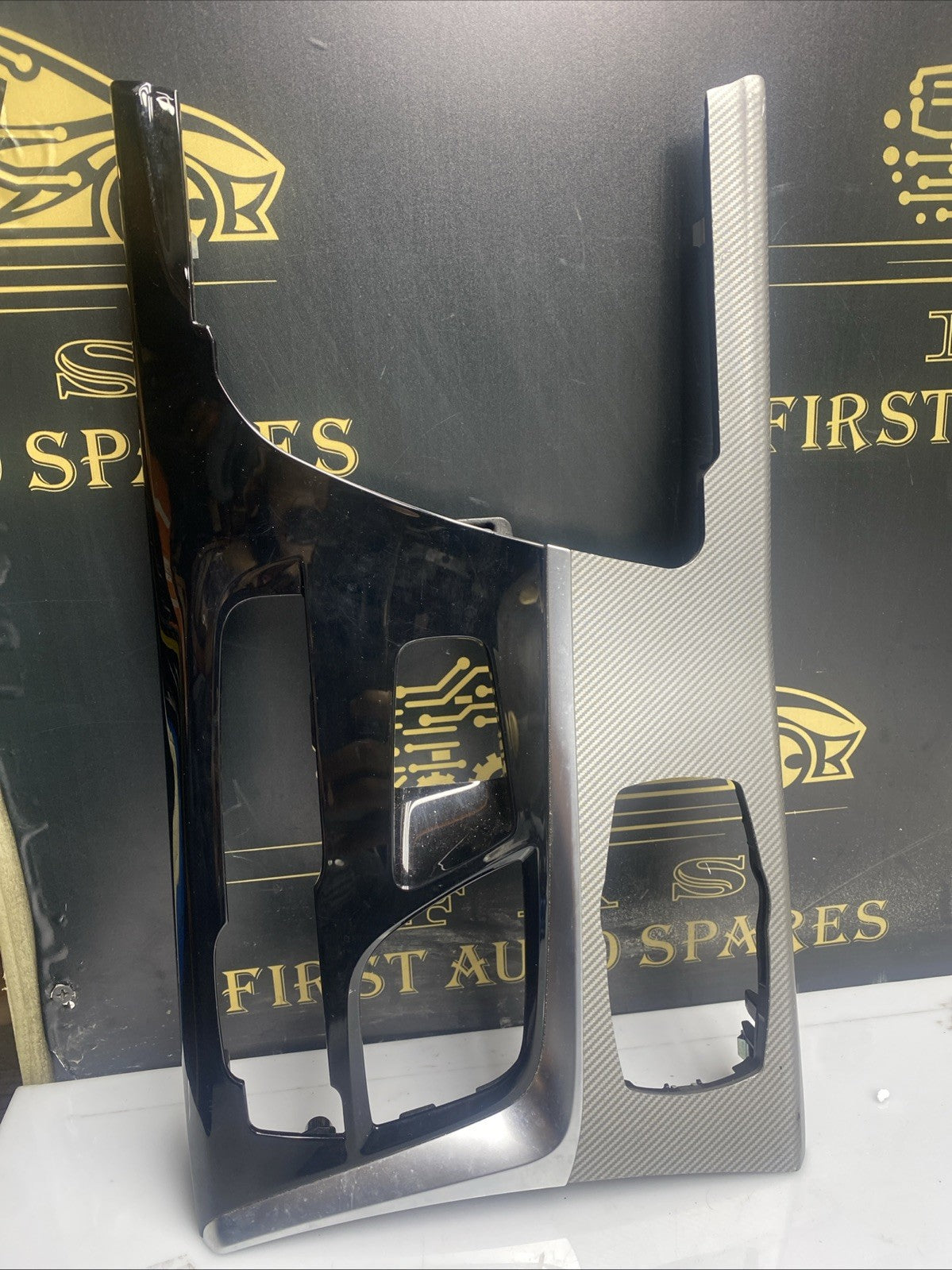 BMW F90 Center Console Trim 8069342 Petrol 2019 33196215