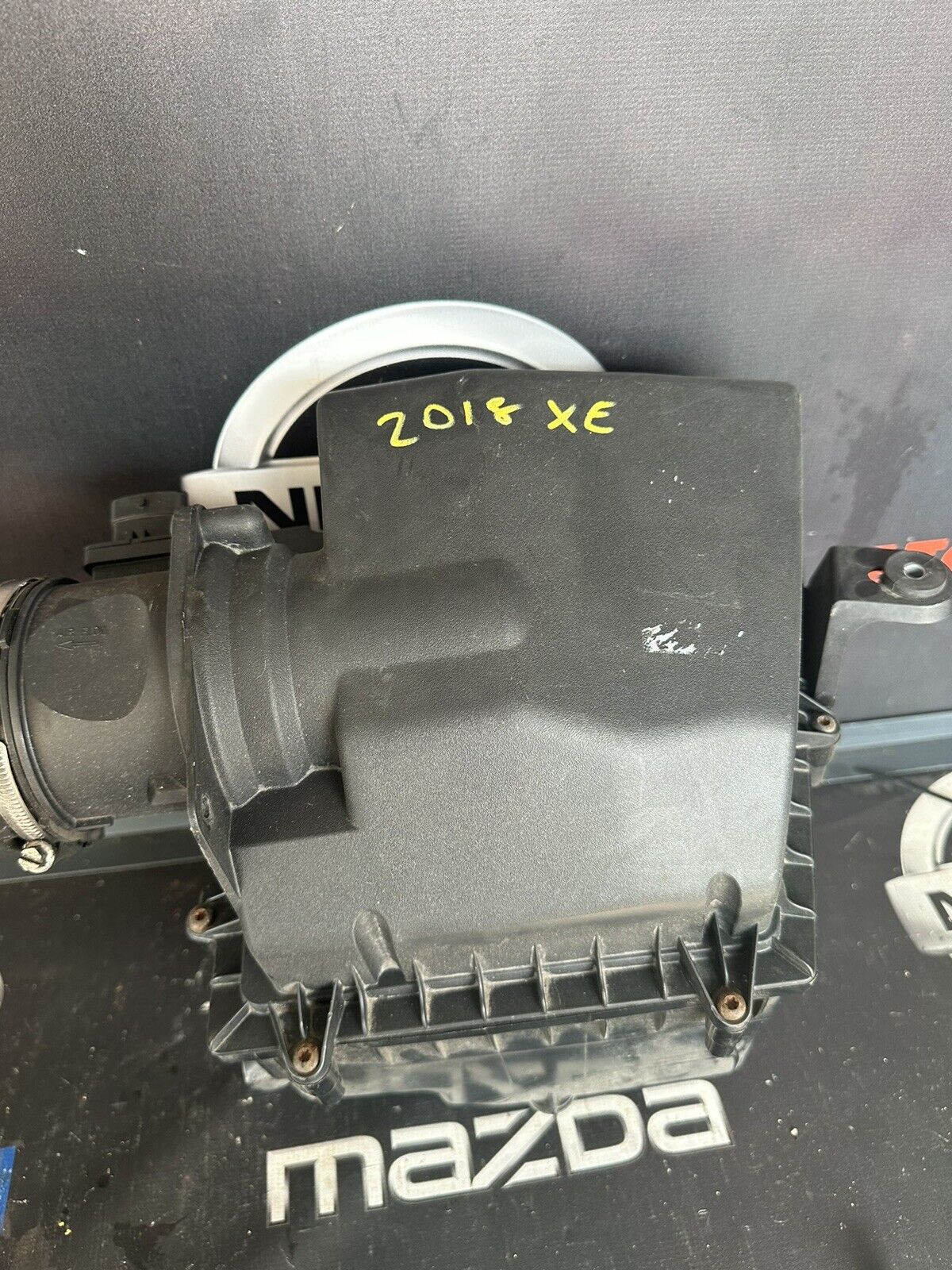 XE AIR FILTER BOX JAGUAR AJ200D 2.0L Diesel T2H19081 15-23