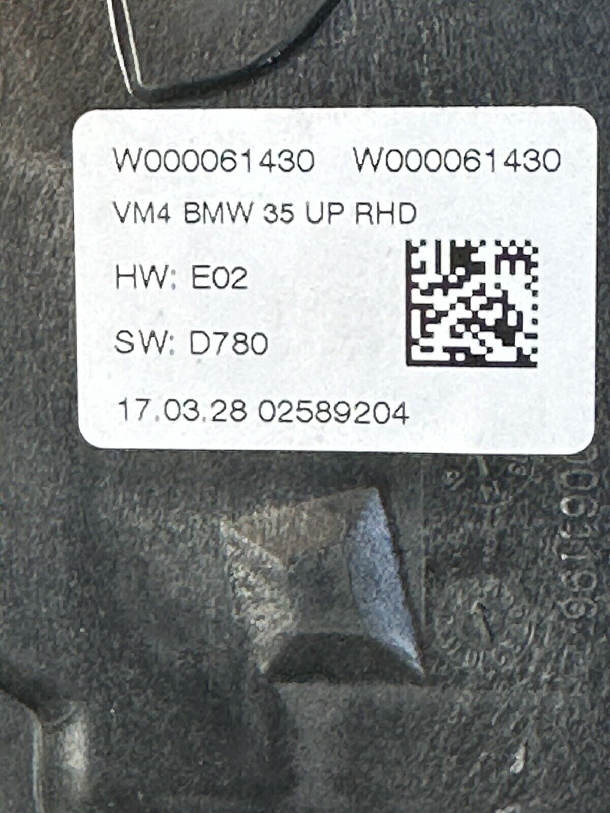 wiper motor wiper linkage BMW G30 G31 F90 M5