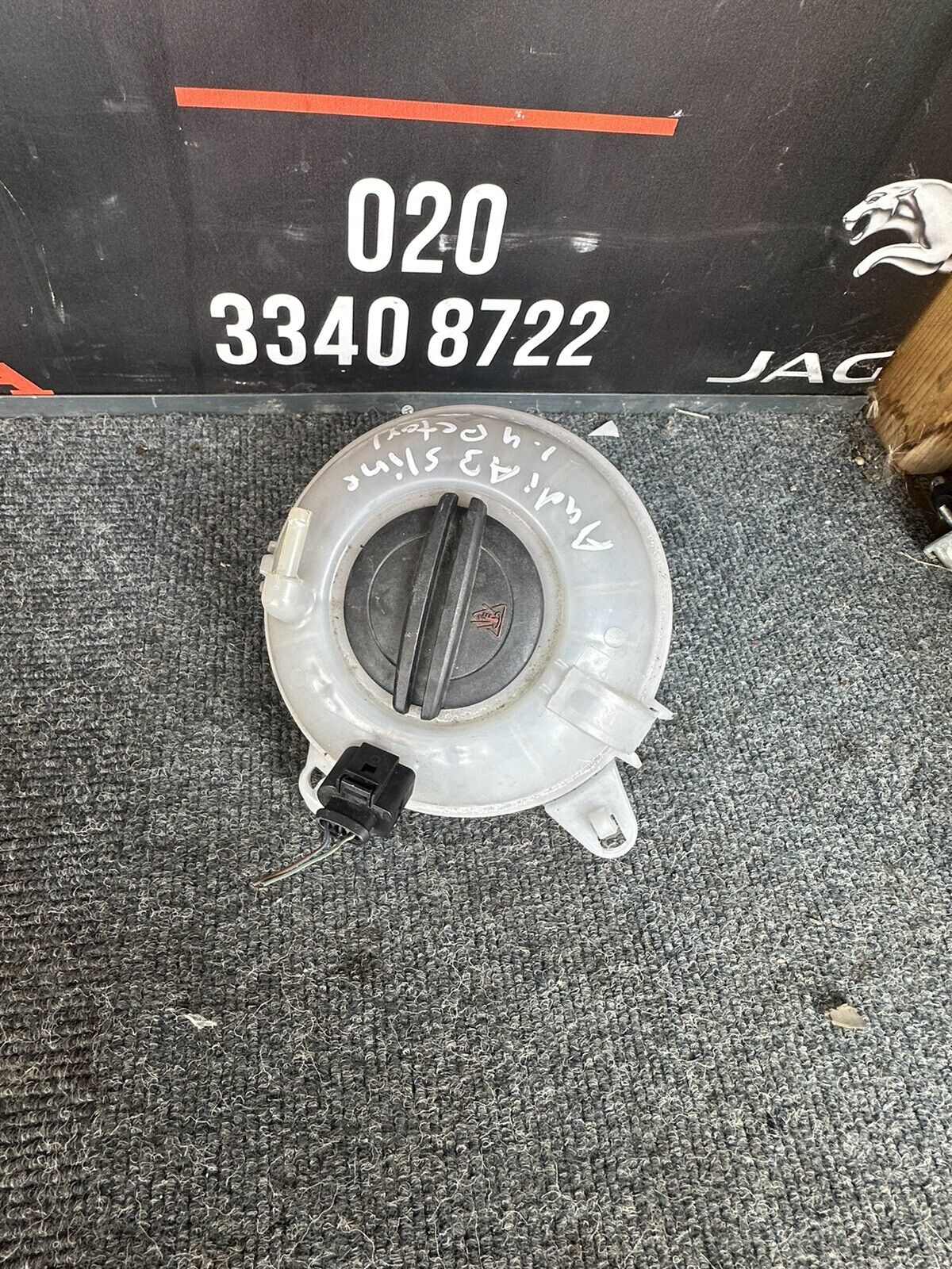 AUDI A3 8V COOLANT HEADER EXPANSION TANK BOTTLE RESERVOIR 5Q0121407F 2016