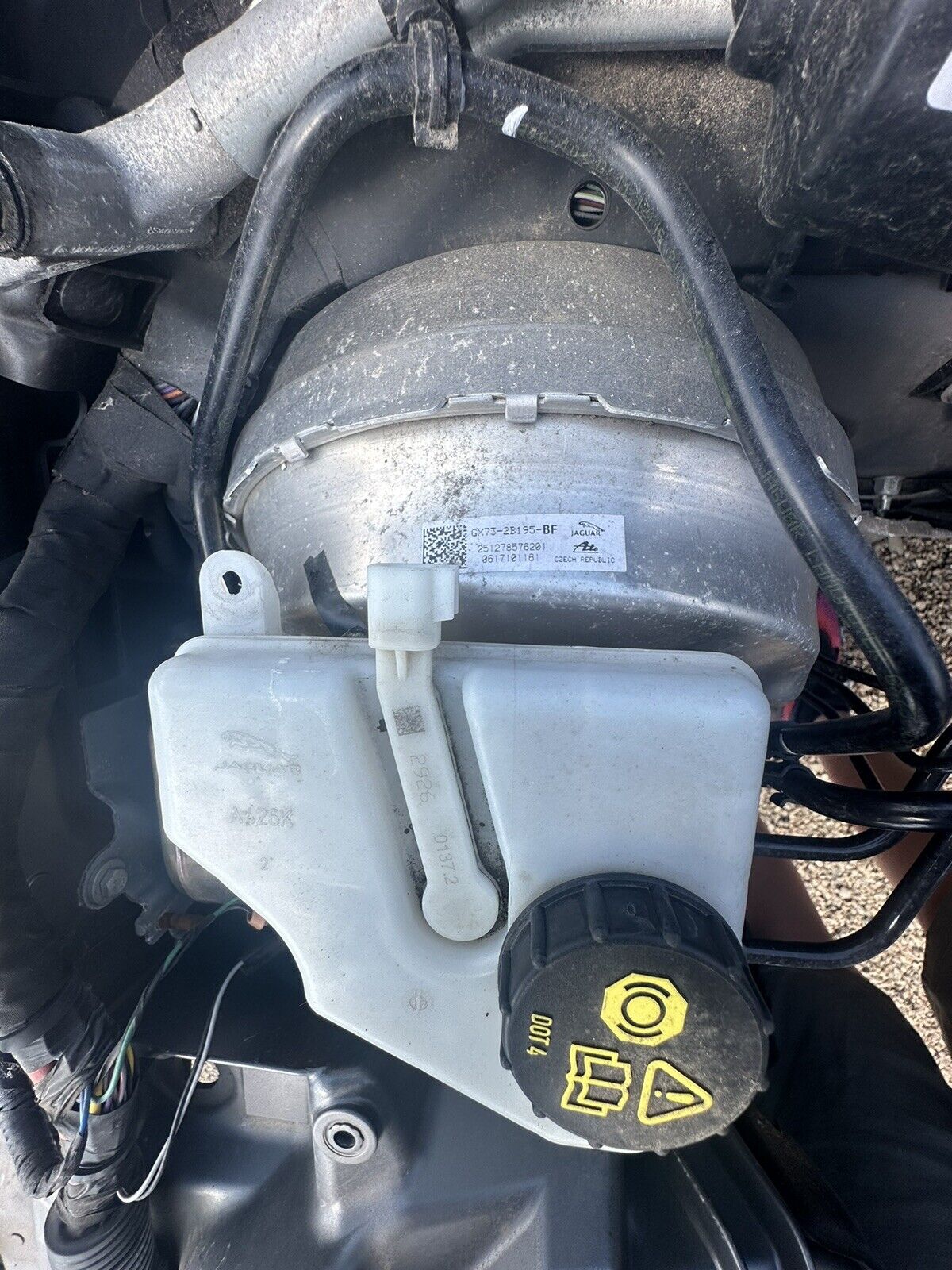 JAGUAR XE BRAKE MASTER CYLINDER GX73-2B195-BF MK1 2015 - 2023