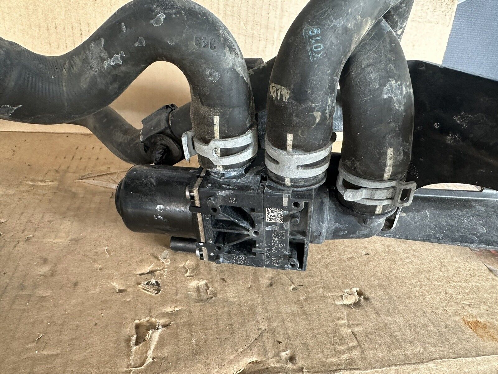 BMW SERIE G20 330E Cooling Changeover Valve Part No 9015220 G With Hoses Pipes