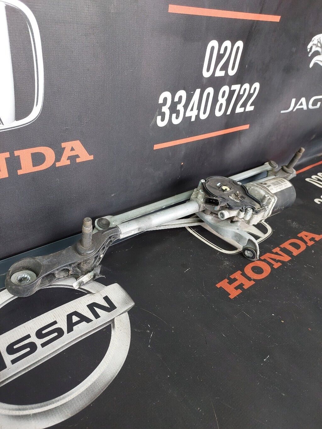 BMW F30 2012 WINDSCREEN WIPER MOTOR & LINKAGE