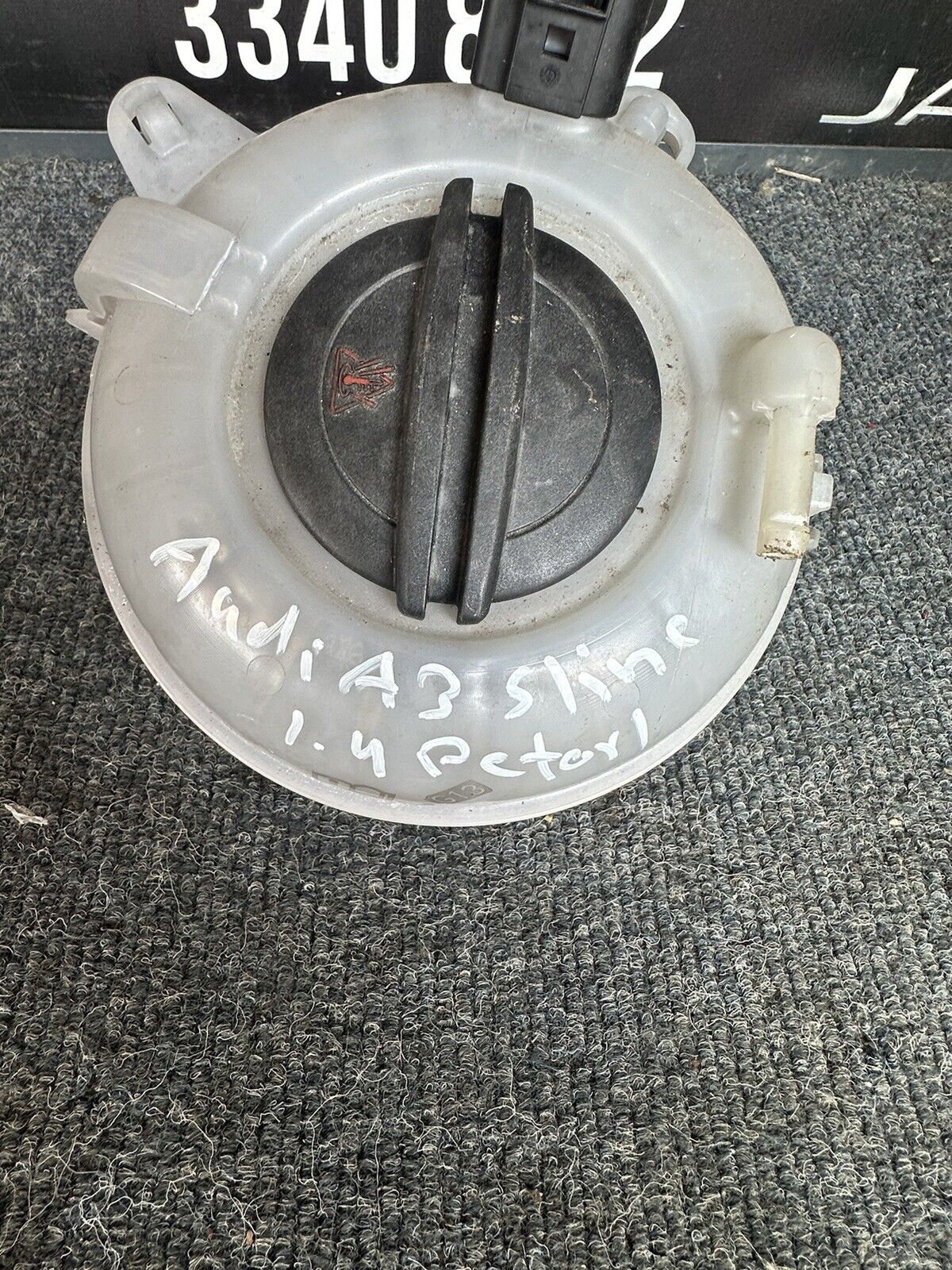 AUDI A3 8V COOLANT HEADER EXPANSION TANK BOTTLE RESERVOIR 5Q0121407F 2016