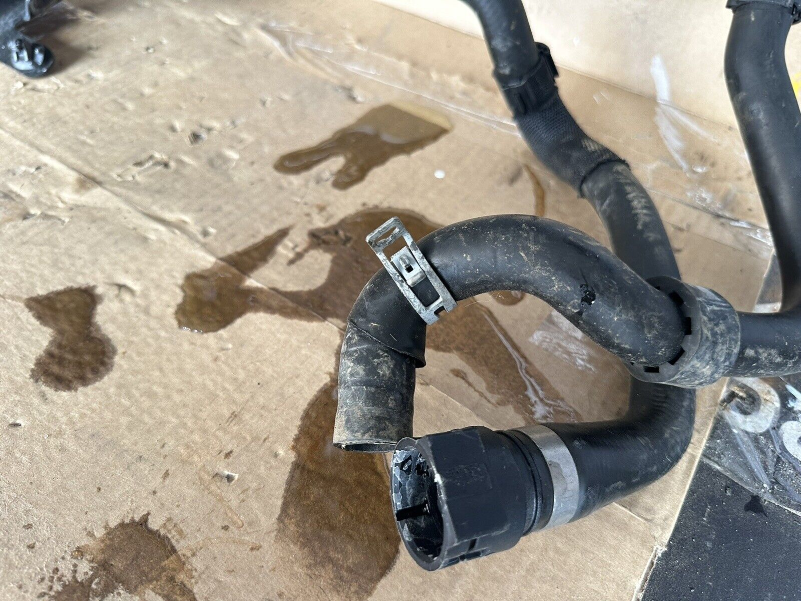 BMW SERIE G20 330E Cooling Changeover Valve Part No 9015220 G With Hoses Pipes